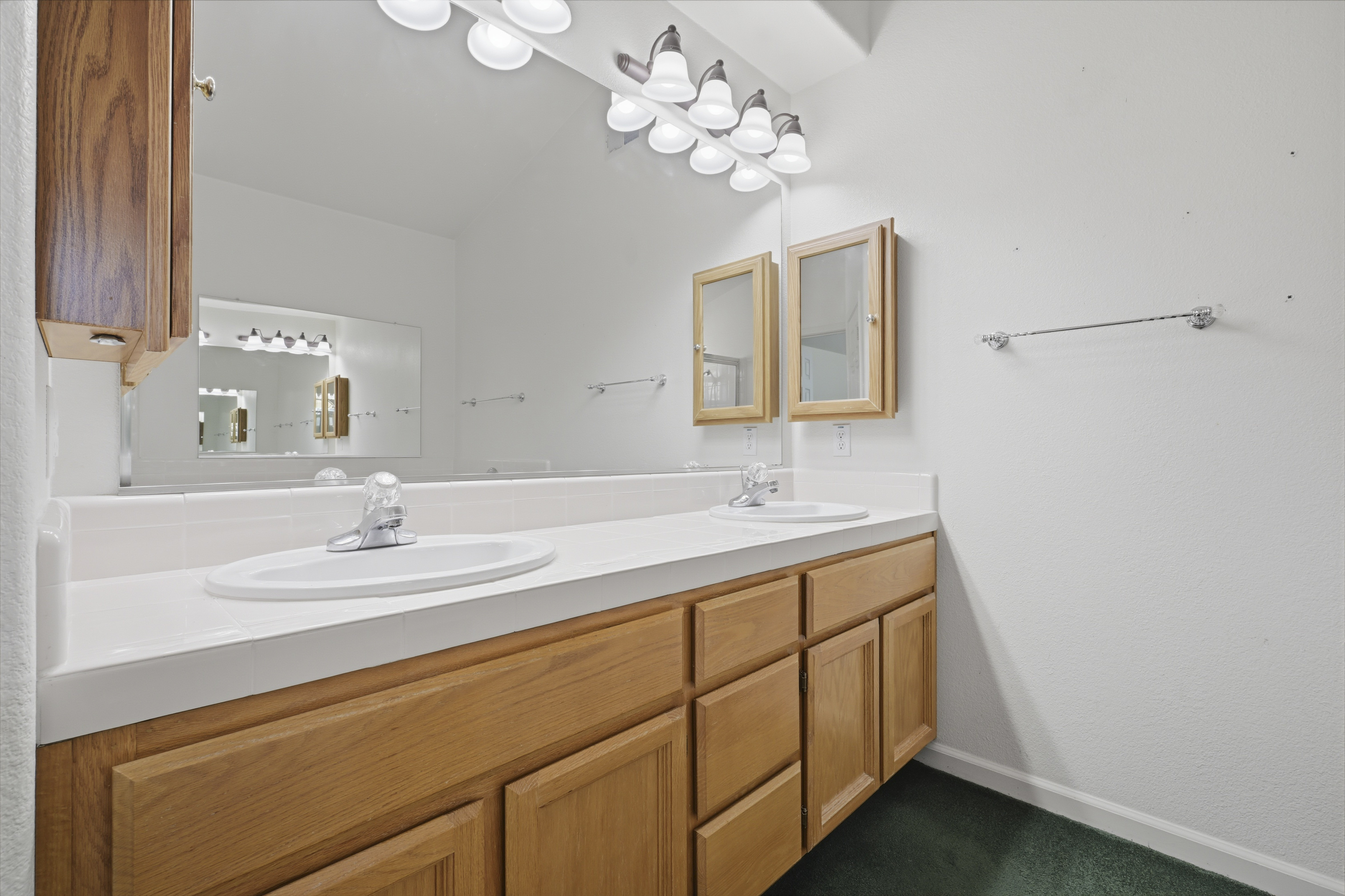  1240 Camino Capistrano, Roseville, CA 95747 - 物件實景