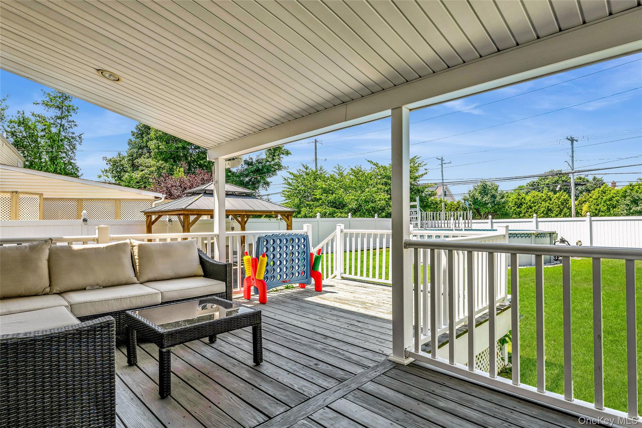Seaford, New York, 11783, United States, 4 Bedrooms Bedrooms, ,2 BathroomsBathrooms,Residential,For Sale,1939817
