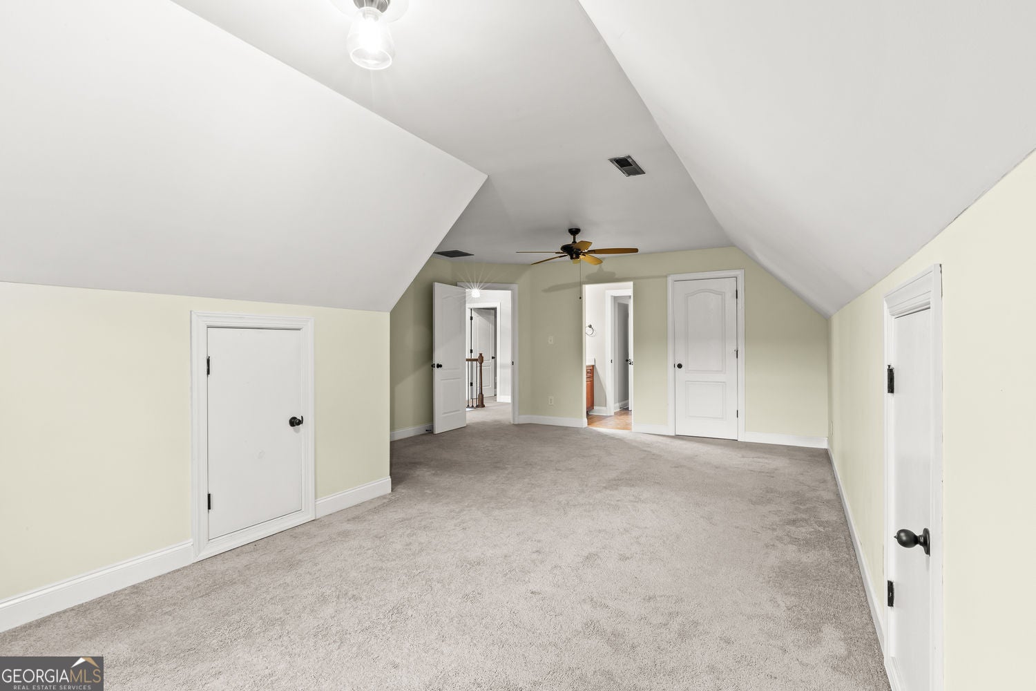 Senoia, Georgia, 30276, United States, 5 Bedrooms Bedrooms, ,4 BathroomsBathrooms,Residential,For Sale,1877866