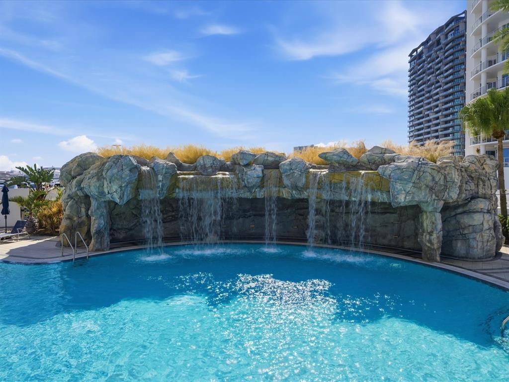 Tampa, Florida, 33602, United States, 2 Bedrooms Bedrooms, ,3 BathroomsBathrooms,Residential,For Sale,2003019