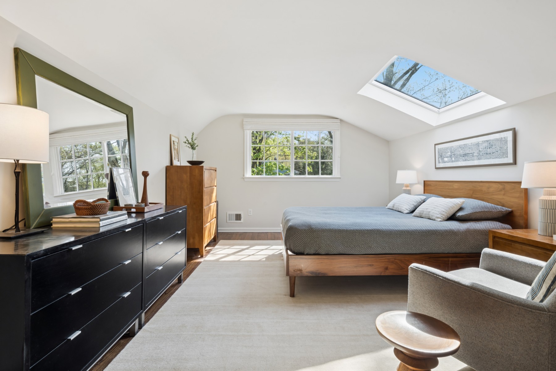  Beautifully Renovated Home with Beautiful Outdoor Setting - 物件實景