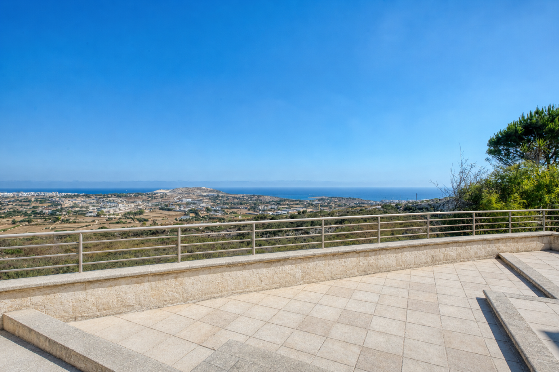  Unique Cliff Edge Property. - 物件實景