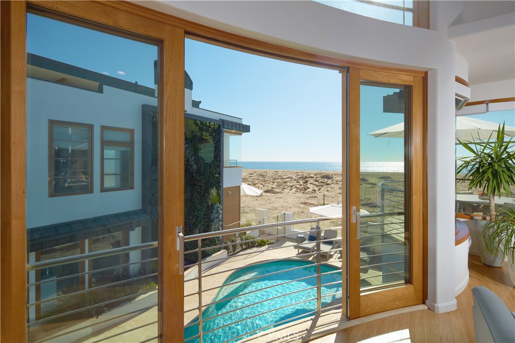 Newport Beach, California, 92661, United States, 7 Bedrooms Bedrooms, ,11 BathroomsBathrooms,Residential,For Sale,1877101
