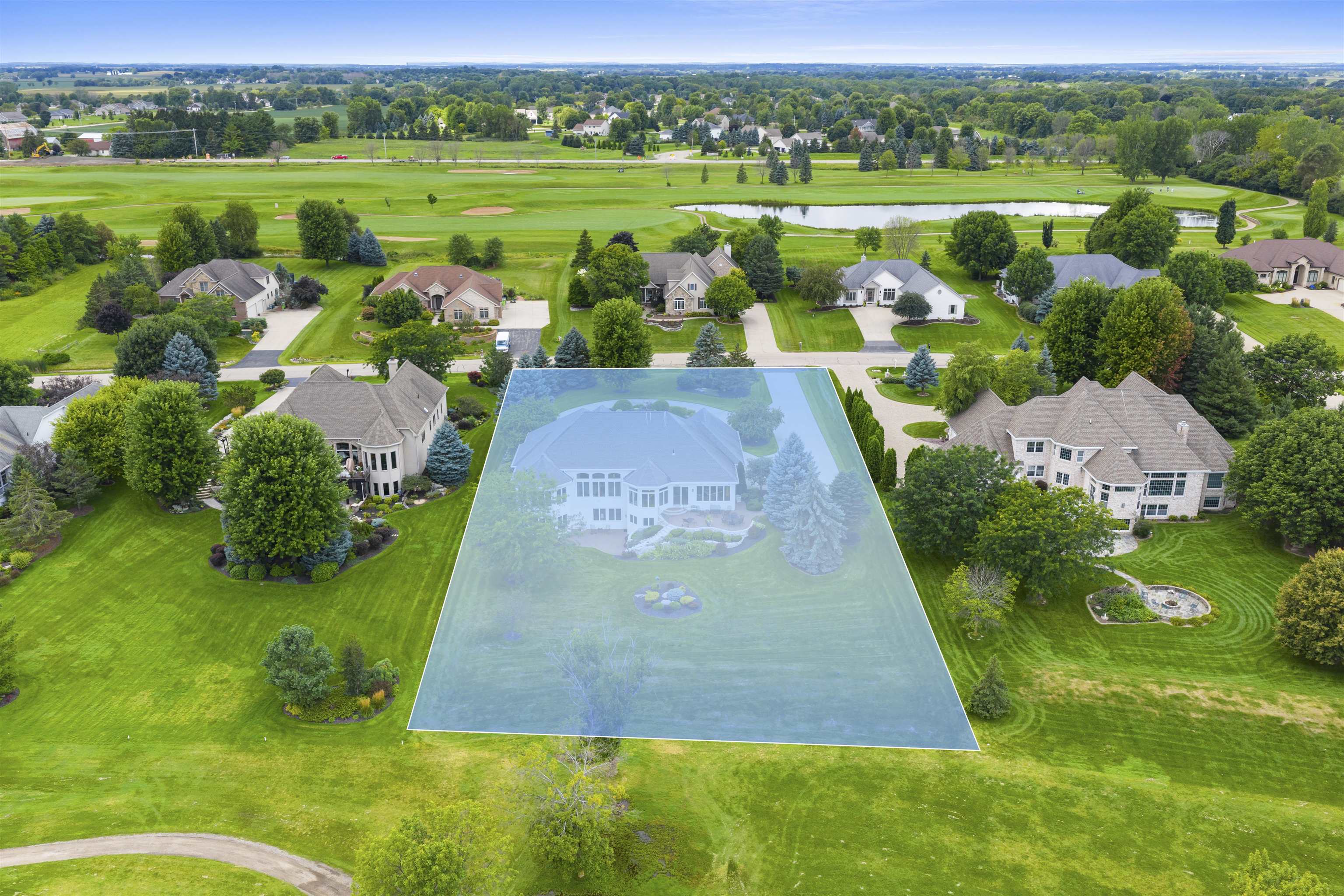 NEENAH, Wisconsin, 54956, United States, 3 Bedrooms Bedrooms, ,3 BathroomsBathrooms,Residential,For Sale,1927222