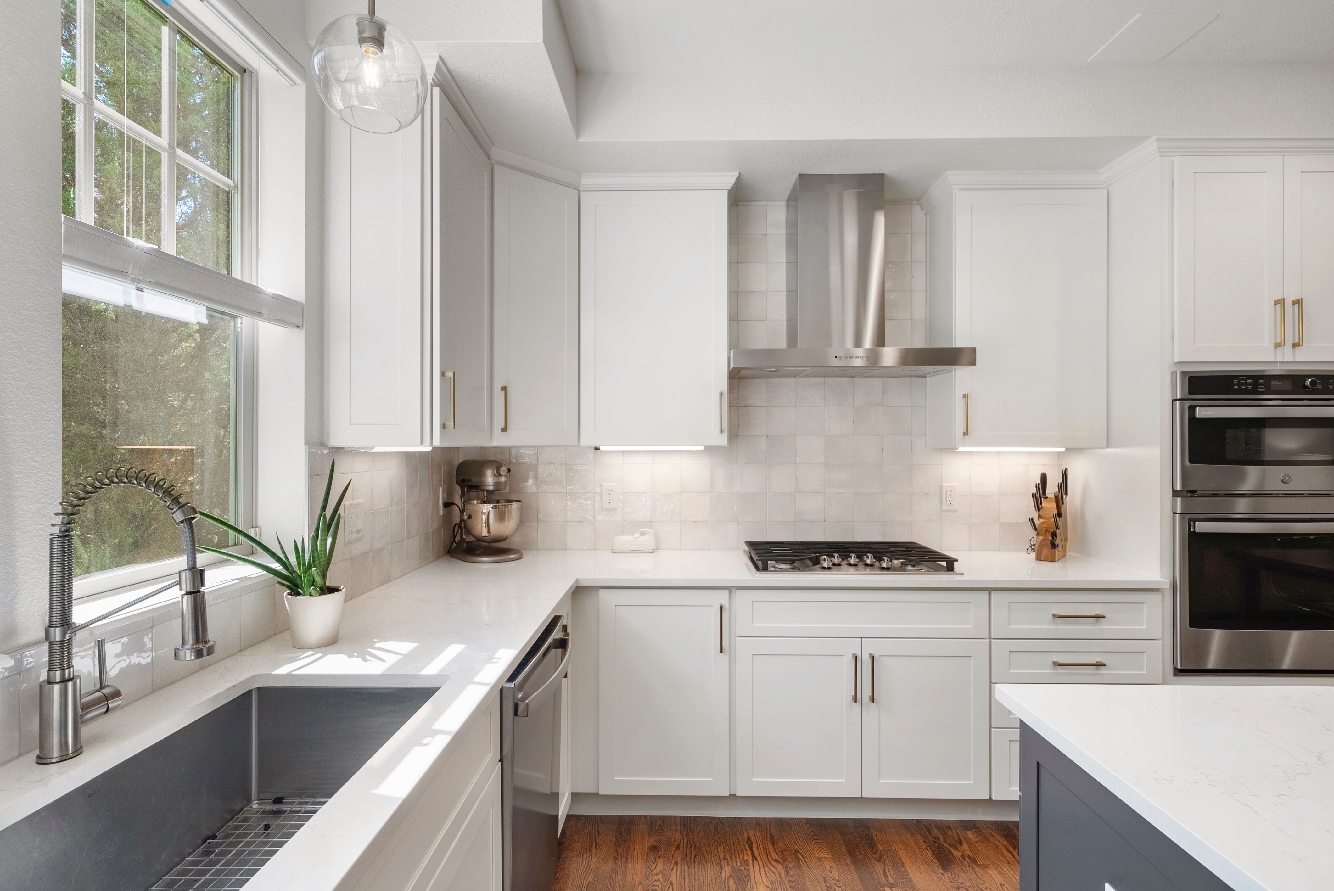  Thoughtfully Updated and Ideally Located in Central Park Neighborhood - 物件實景