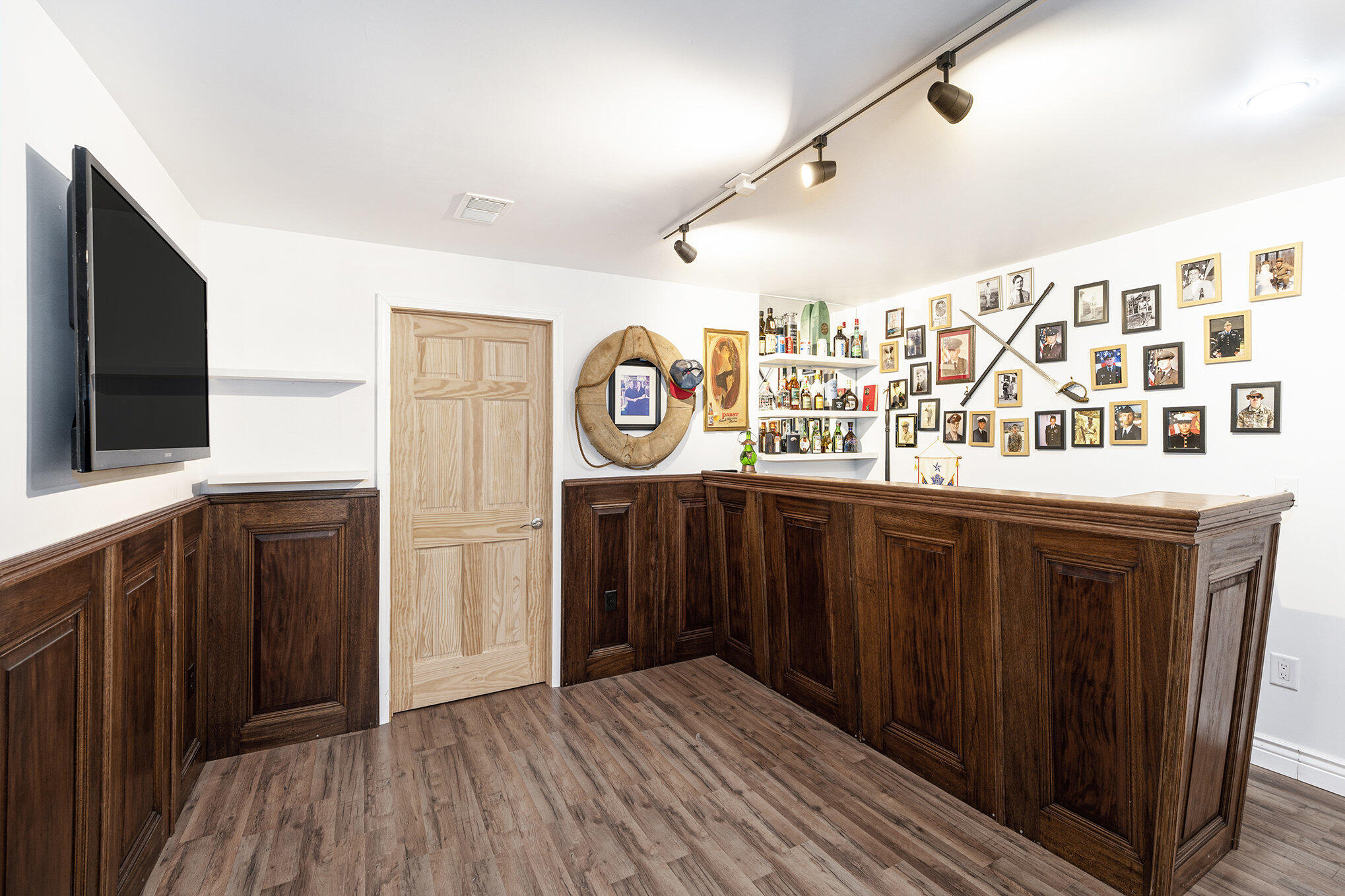 La Porte, Indiana, 46350, United States, 3 Bedrooms Bedrooms, ,3 BathroomsBathrooms,Residential,For Sale,1990214