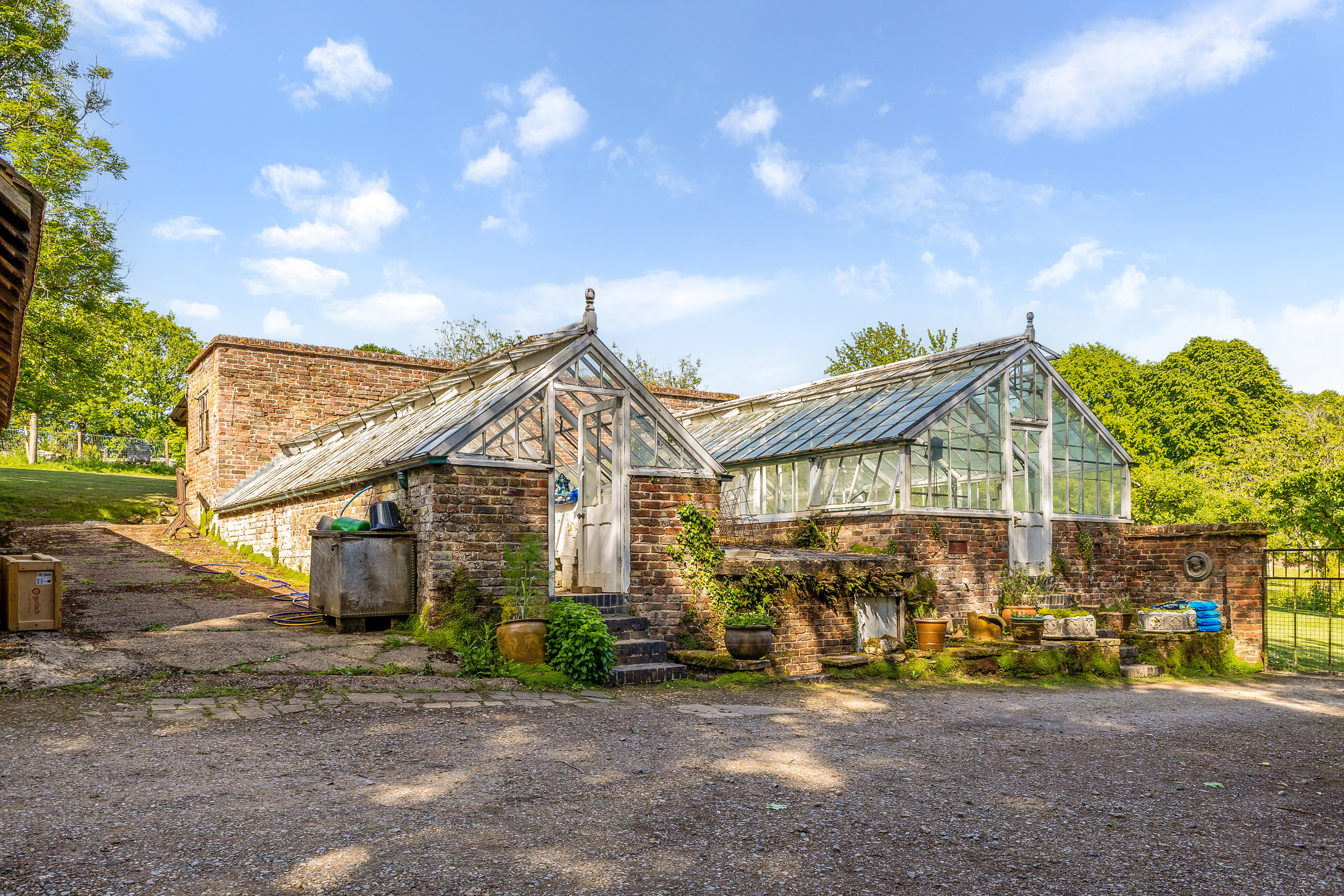  A remarkable manor house surrounded by a moat and 34 acres of private land - 物件實景