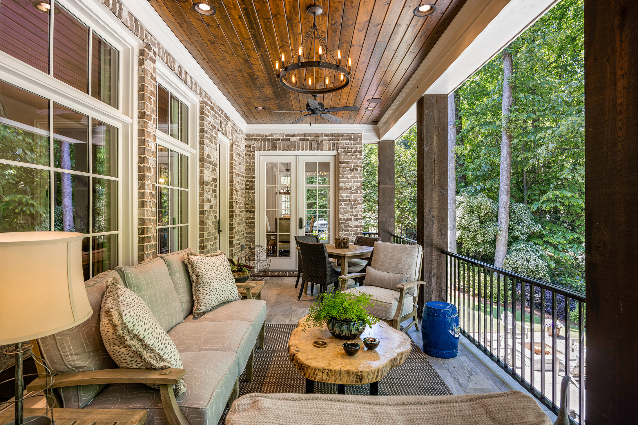  Buckhead Estate Pairs Architectural Presence with Richly Layered Interiors - 物件實景