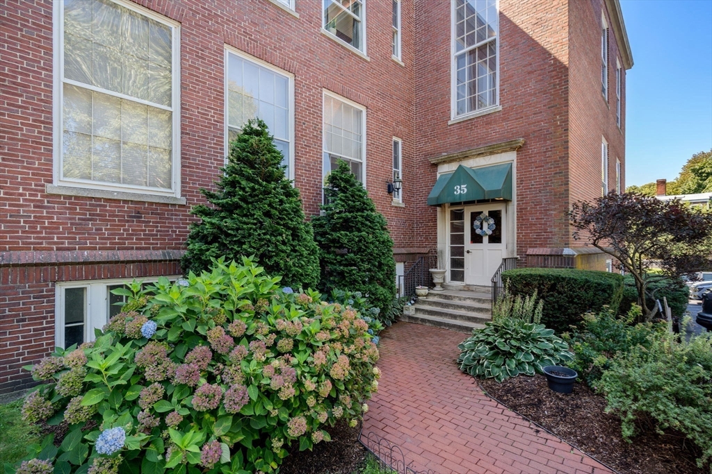 Salem, Massachusetts, 01970, United States, 3 Bedrooms Bedrooms, ,3 BathroomsBathrooms,Residential,For Sale,1927367