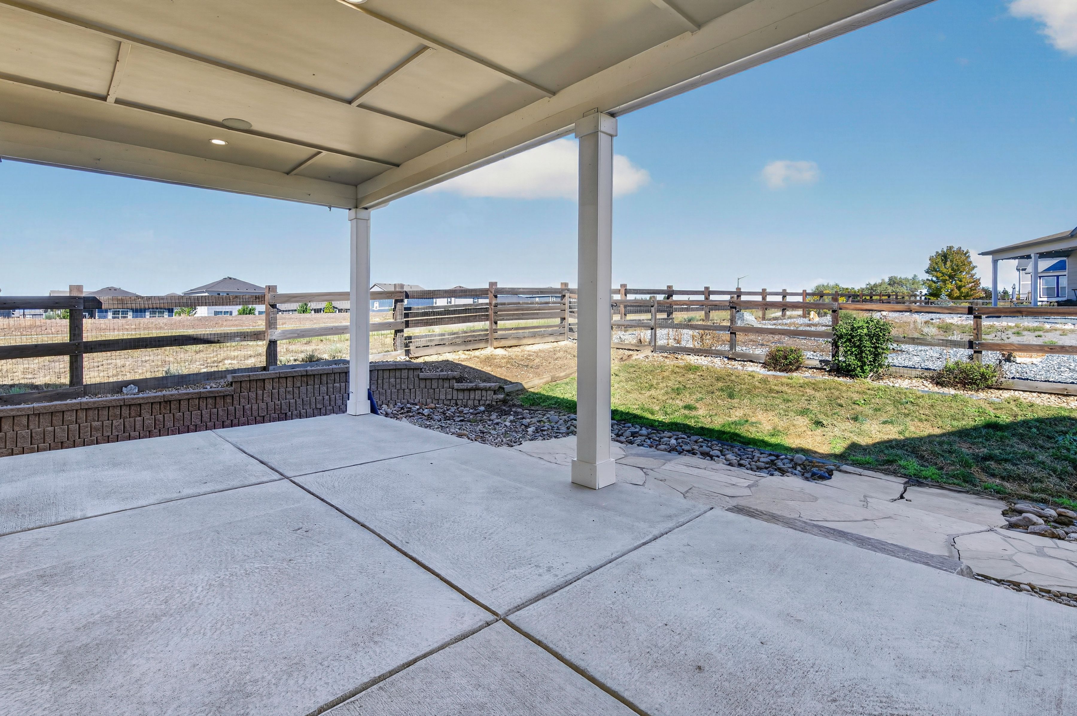  Spacious Ranch-Style Home Ideally Situated on a Cul-de-Sac - 物件實景
