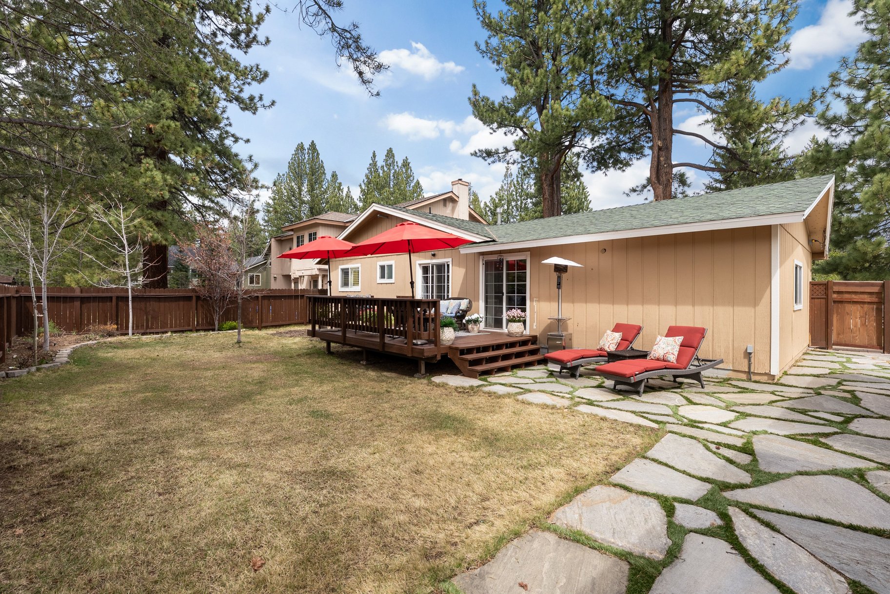  An Elevated Tahoe Retreat - 物件實景