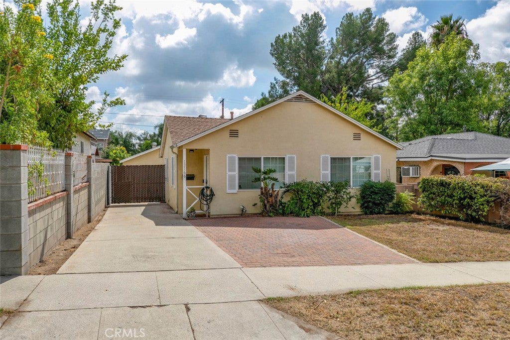 Sylmar, California, 91342, United States, 2 Bedrooms Bedrooms, ,1 BathroomBathrooms,Residential,For Sale,1960749