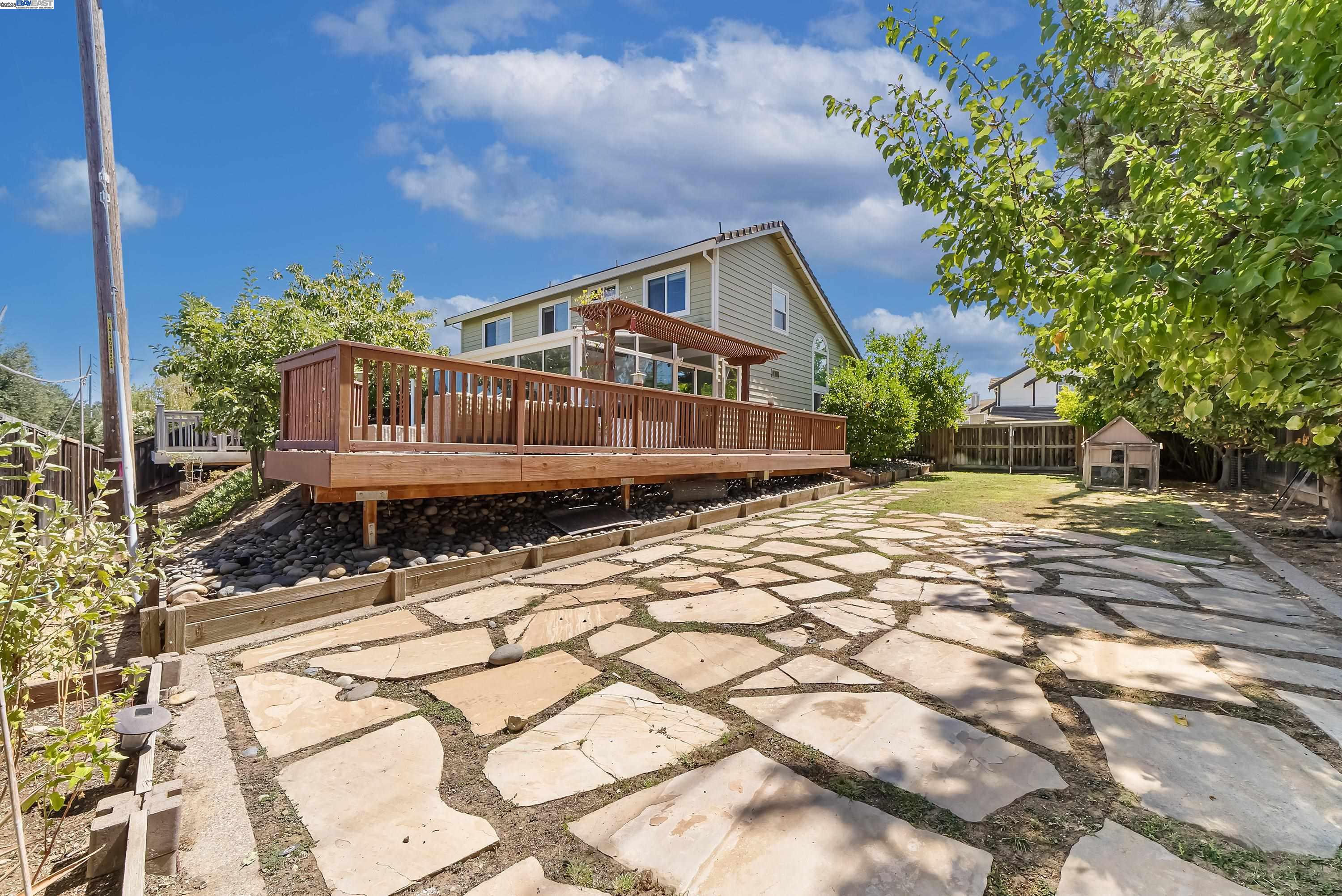 Pleasanton, California, 94566, United States, 4 Bedrooms Bedrooms, ,3 BathroomsBathrooms,Residential,For Sale,1940349