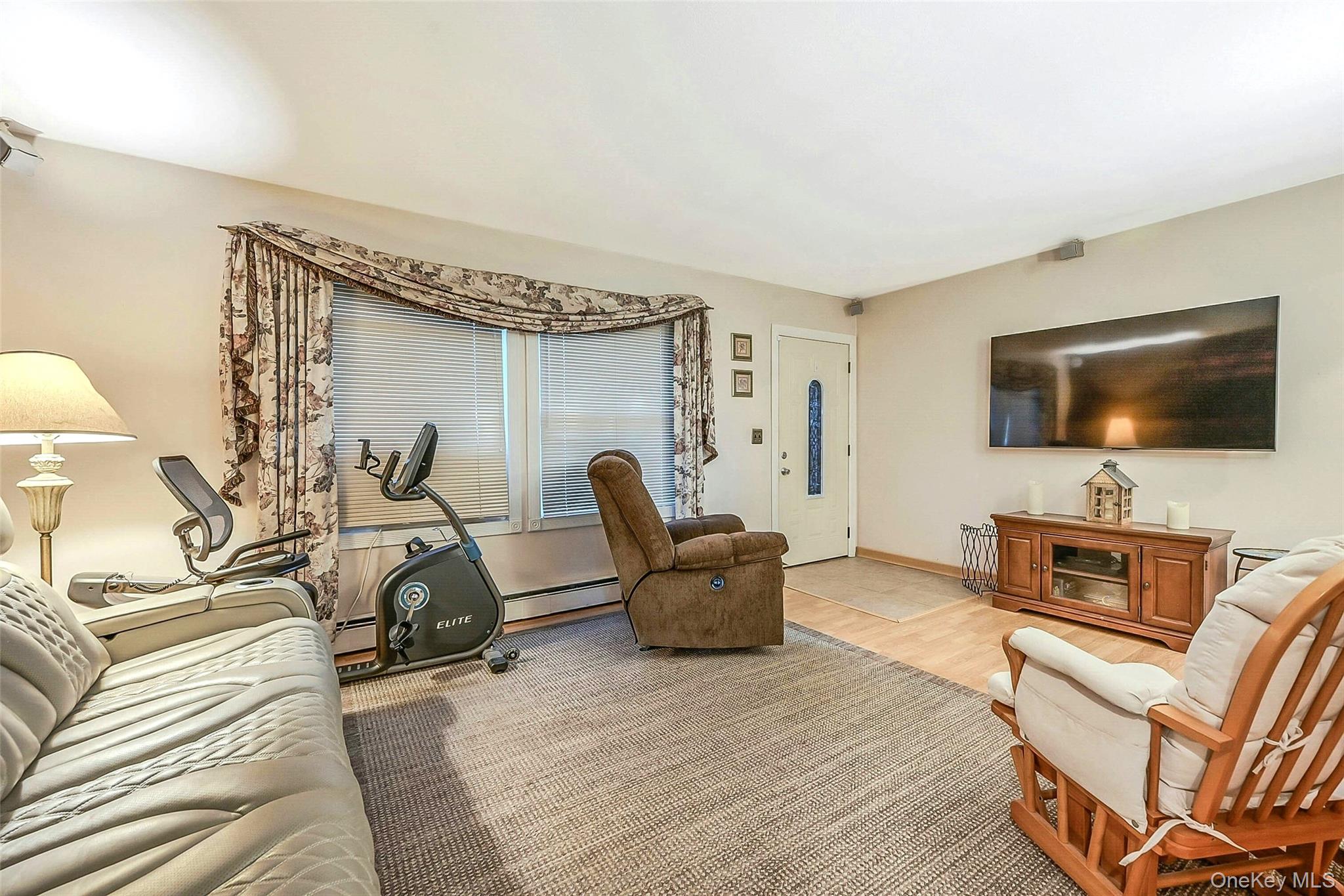 Sound Beach, New York, 11789, United States, 4 Bedrooms Bedrooms, ,2 BathroomsBathrooms,Residential,For Sale,1994513