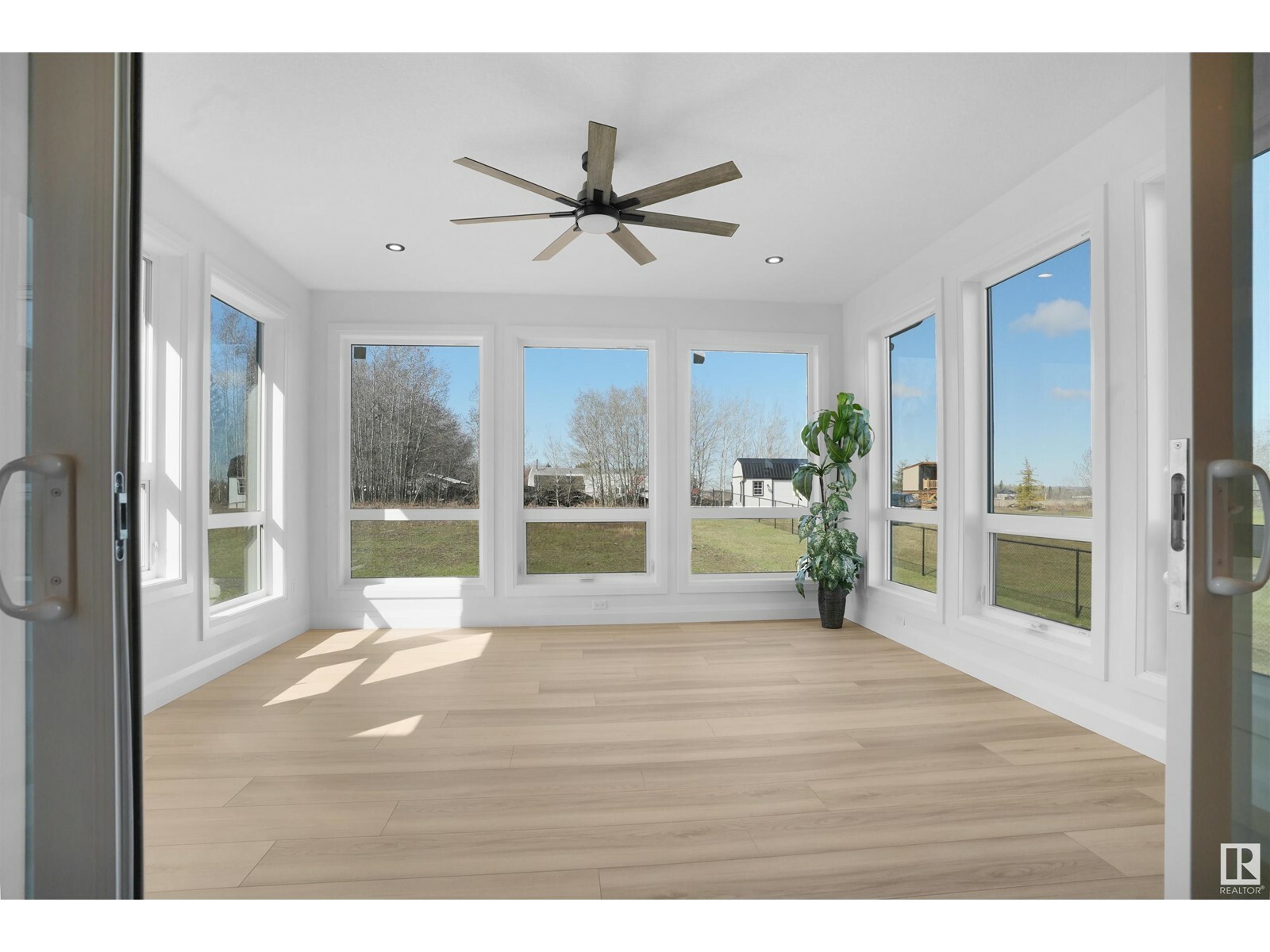 RURAL PARKLAND COUNTY, Alberta, T7X 0W7, CA, 6 Bedrooms Bedrooms, ,6 BathroomsBathrooms,Residential,For Sale,1836871