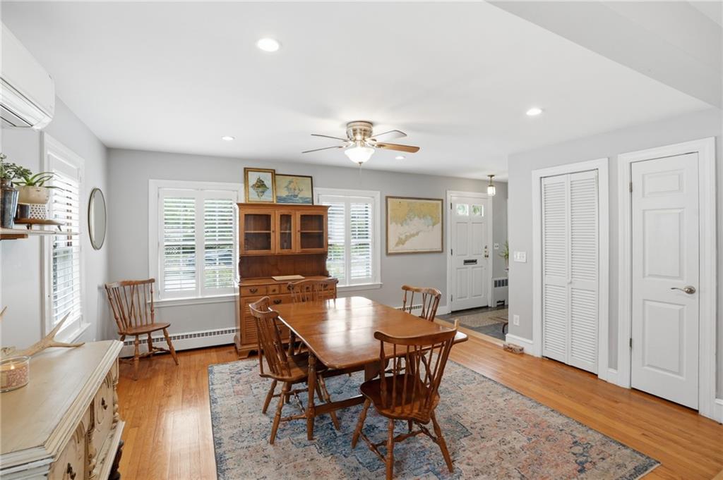 Warren, Rhode Island, 02885, United States, 2 Bedrooms Bedrooms, ,3 BathroomsBathrooms,Residential,For Sale,2048130