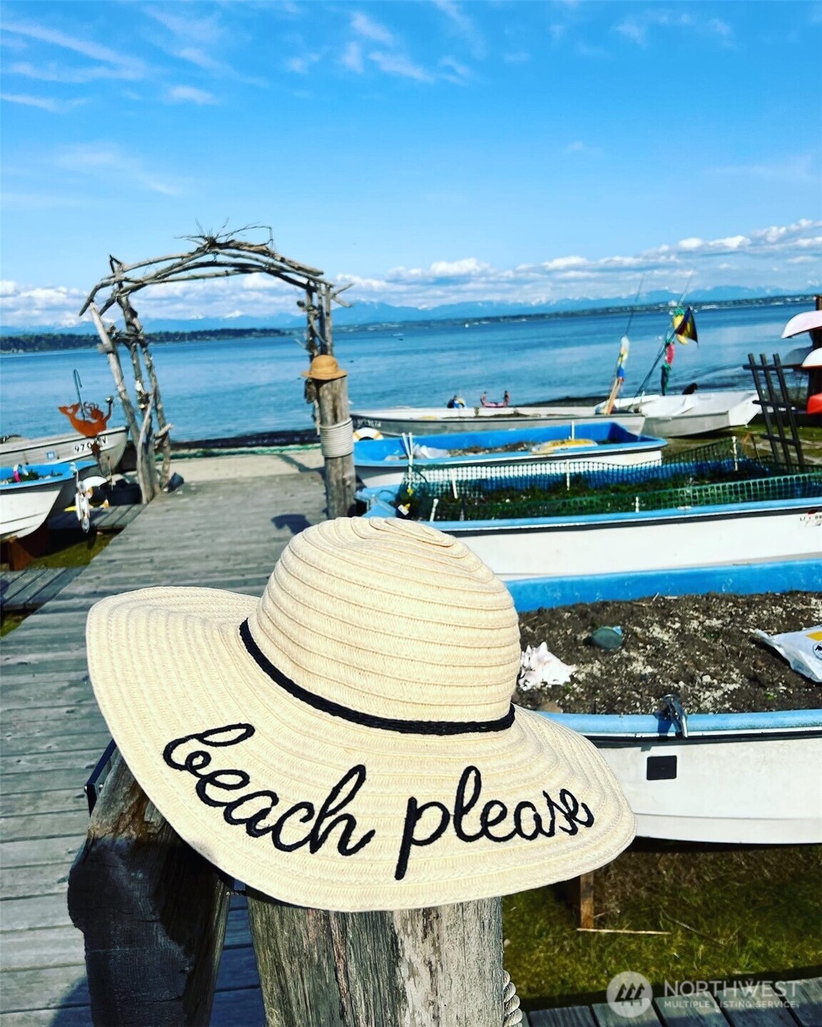 Hat Island, Washington, 98206, United States, 2 Bedrooms Bedrooms, ,1 BathroomBathrooms,Residential,For Sale,2006493