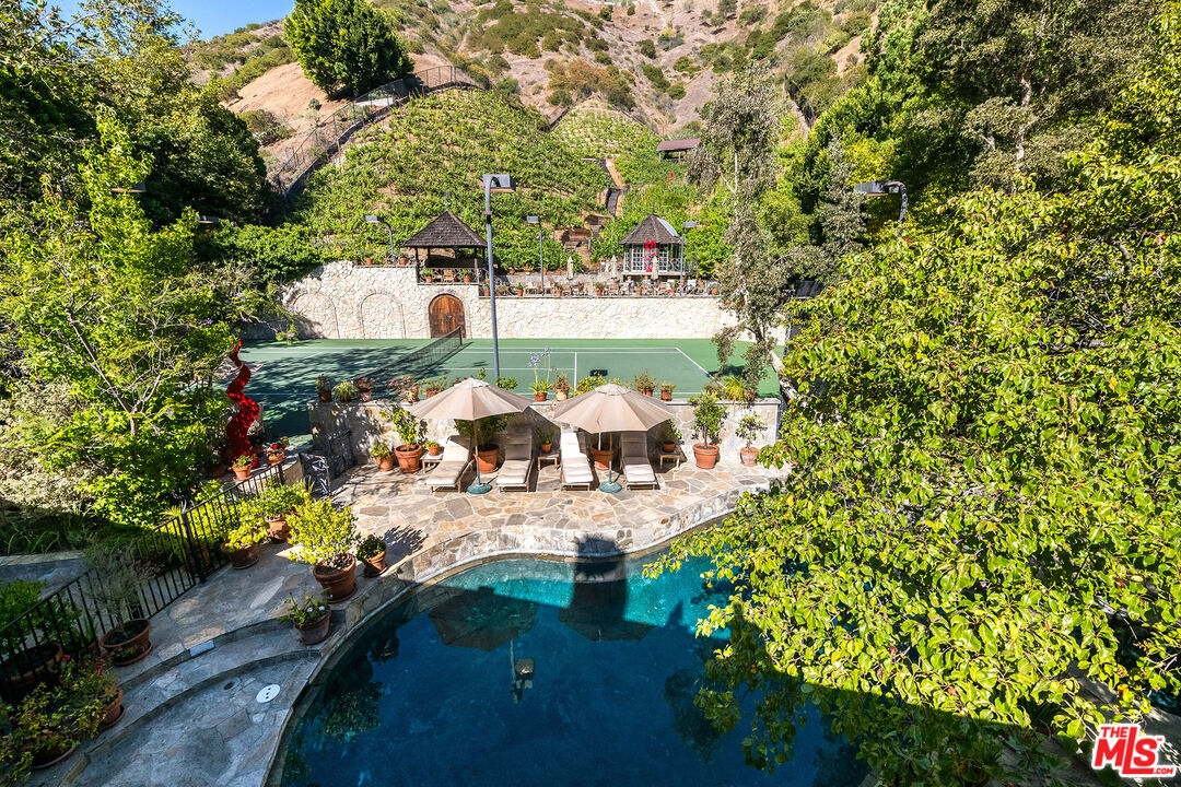 Los Angeles, California, 90049, United States, 6 Bedrooms Bedrooms, ,8 BathroomsBathrooms,Residential,For Sale,1940213