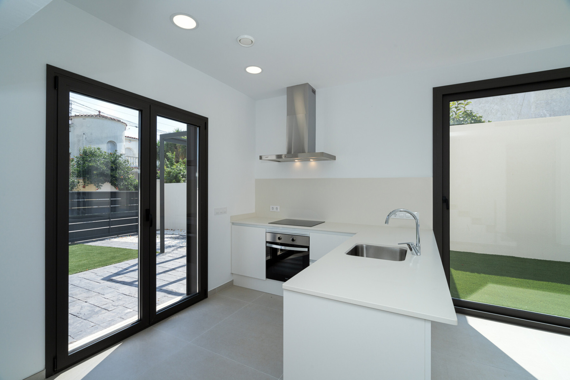  Modern semi-detached house in Requesens - Empuriabrava - 物件實景