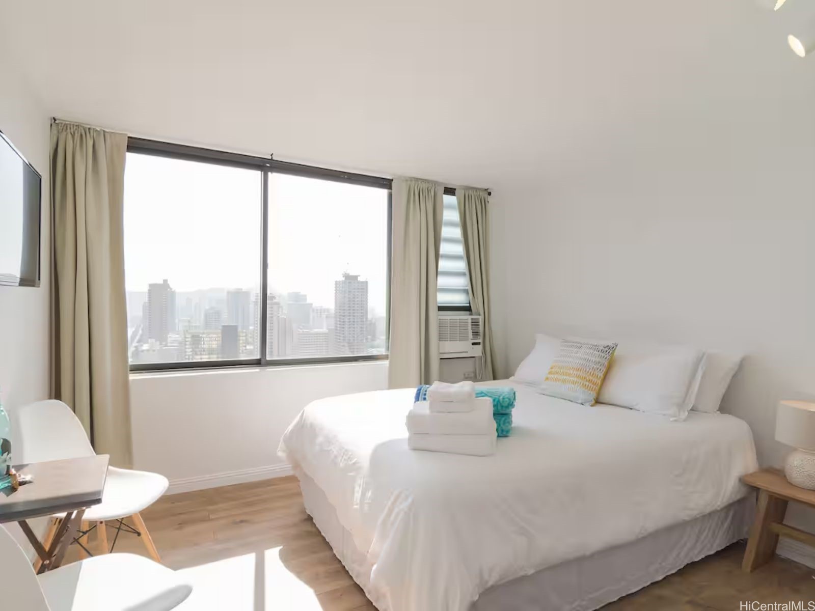 Honolulu, Hawaii, 96815, United States, 1 Bedroom Bedrooms, ,2 BathroomsBathrooms,Residential,For Sale,1898628