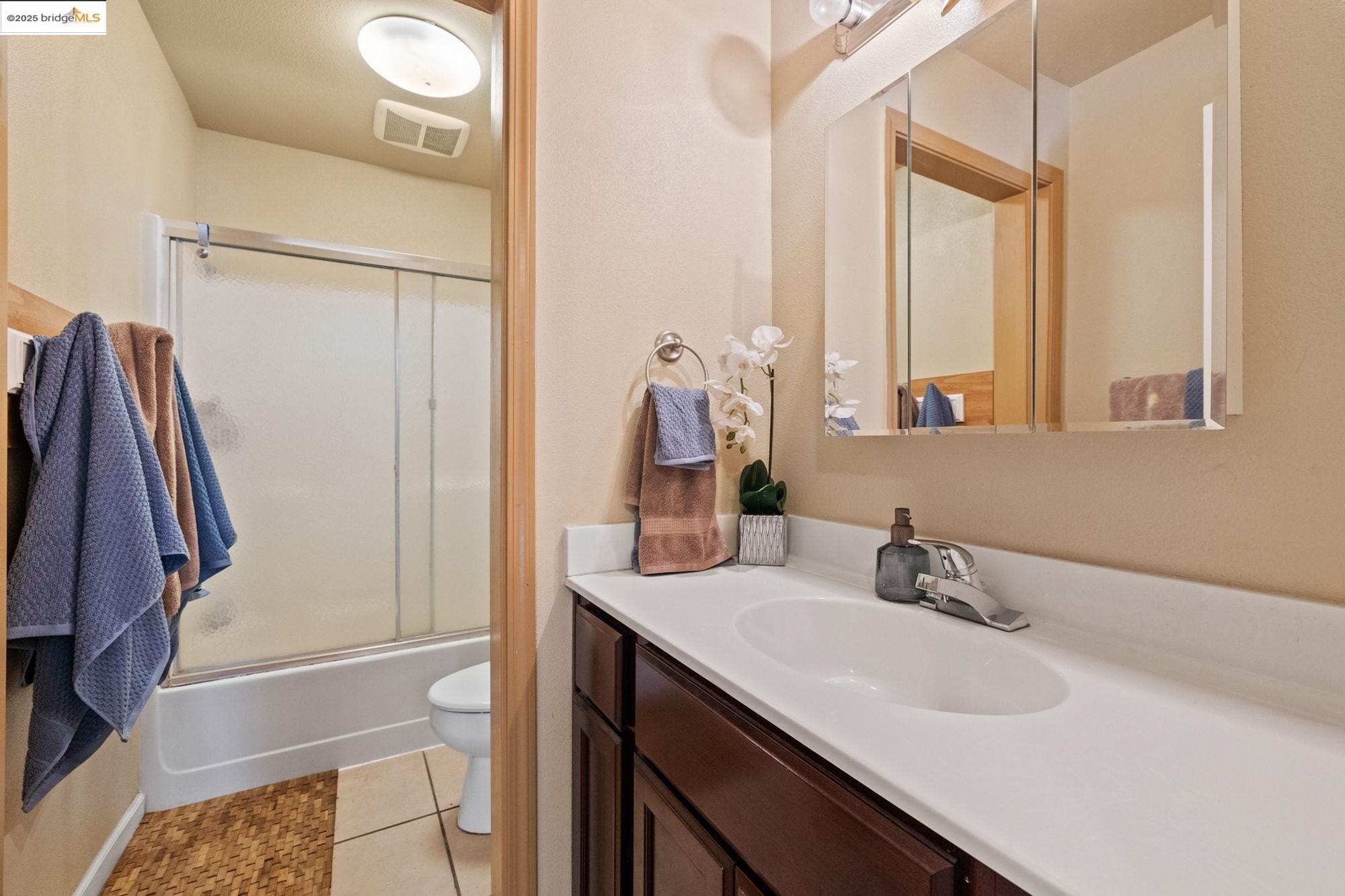 Sonora, California, 95370, United States, 5 Bedrooms Bedrooms, ,3 BathroomsBathrooms,Residential,For Sale,1979113