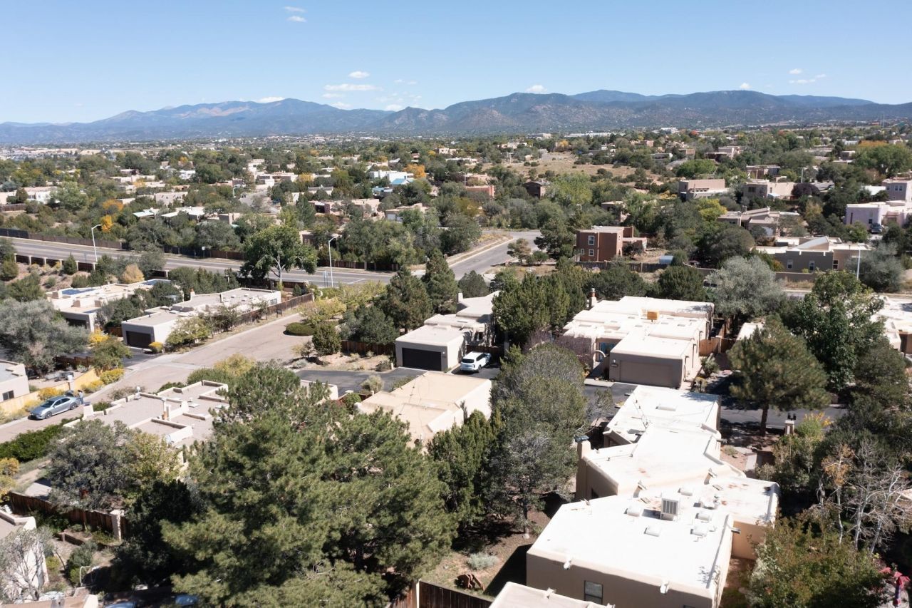 Santa Fe, New Mexico, 87507, United States, 3 Bedrooms Bedrooms, ,2 BathroomsBathrooms,Residential,For Sale,1955311