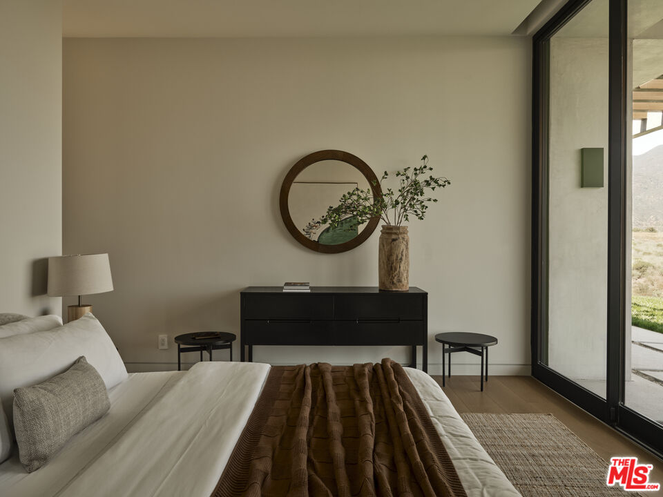 Malibu, California, 90265, United States, 4 Bedrooms Bedrooms, ,4 BathroomsBathrooms,Residential,For Sale,1918015