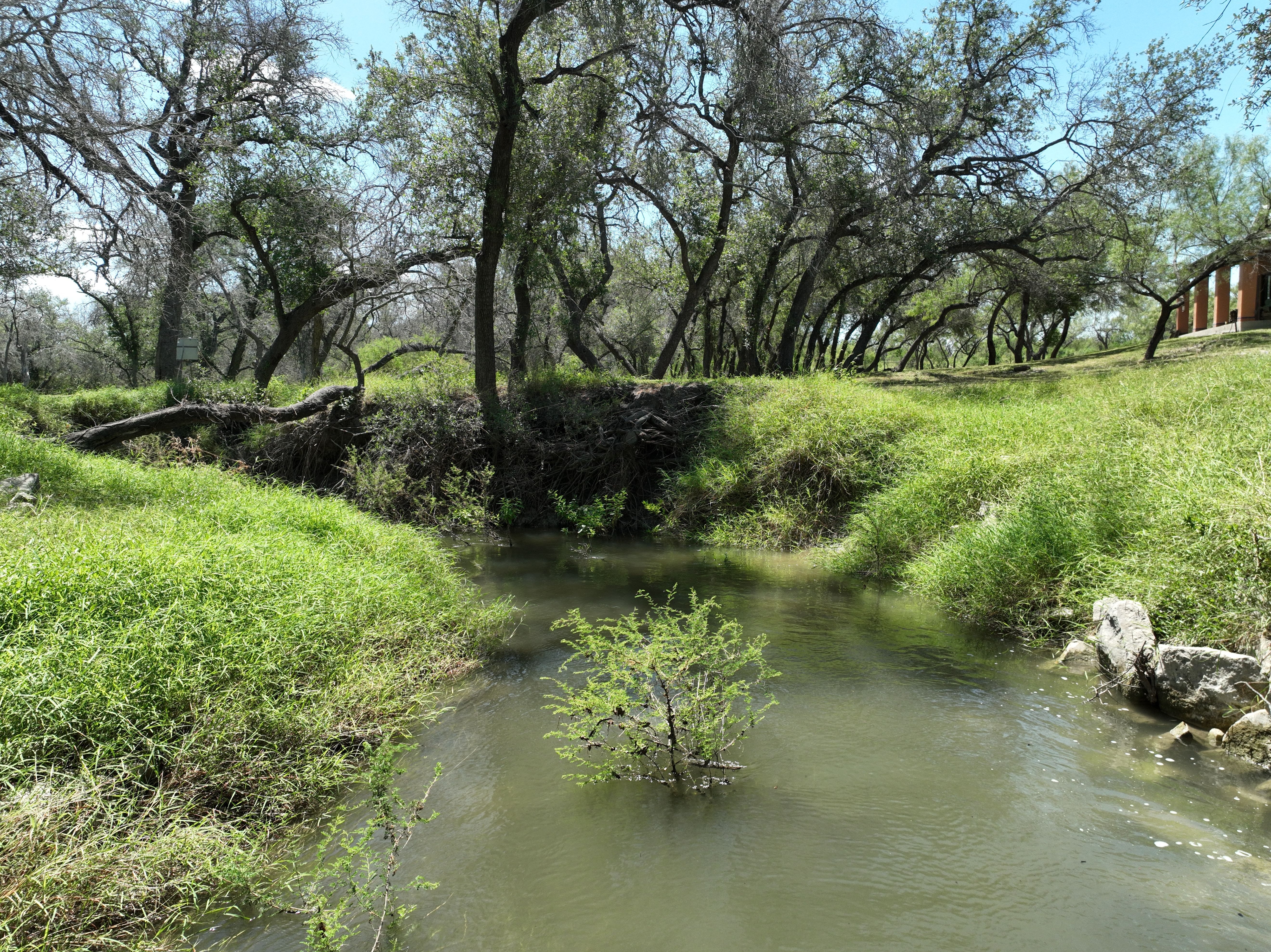  7, 902 +/- Las Moras Creek - 物件實景