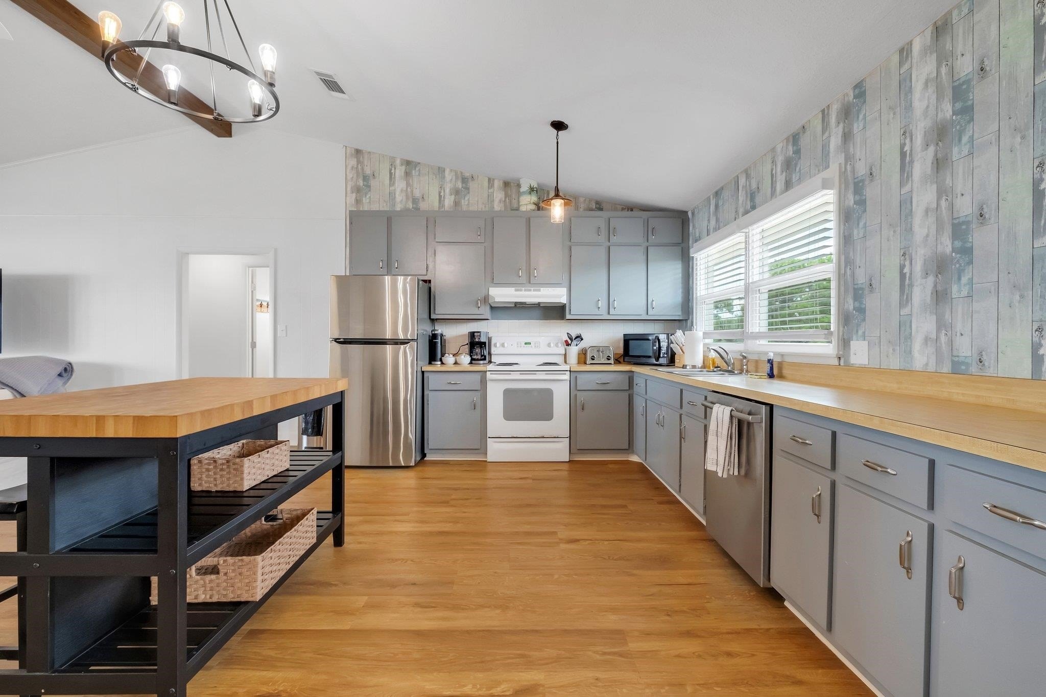 Alligator Point, Florida, 32346, United States, 3 Bedrooms Bedrooms, ,3 BathroomsBathrooms,Residential,For Sale,1943895