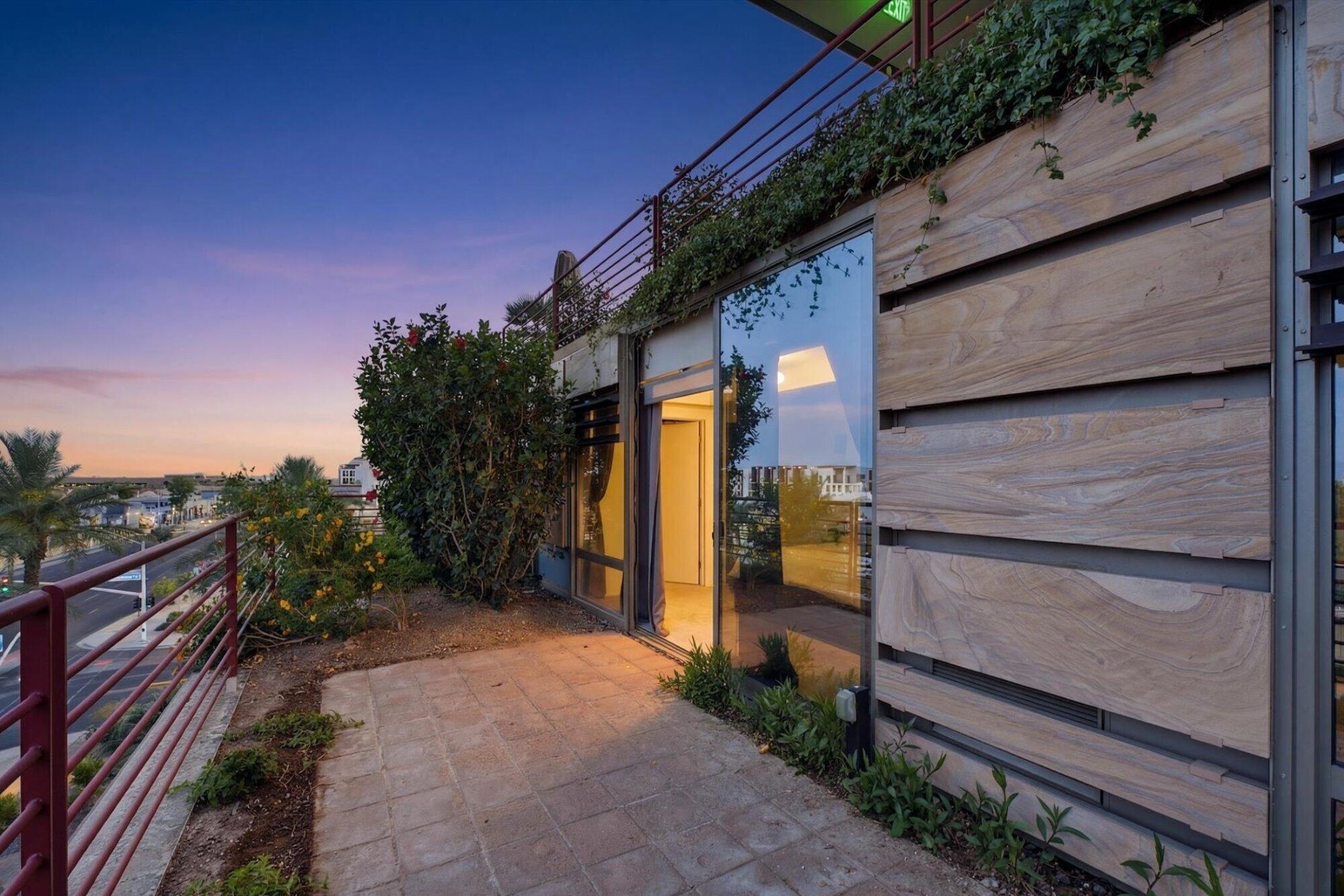  7167 E Rancho Vista Drive  Scottsdale, AZ - 物件實景