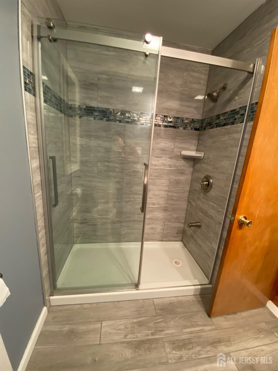 East Brunswick, New Jersey, 08816, United States, 5 Bedrooms Bedrooms, ,2 BathroomsBathrooms,Residential,For Sale,1956516