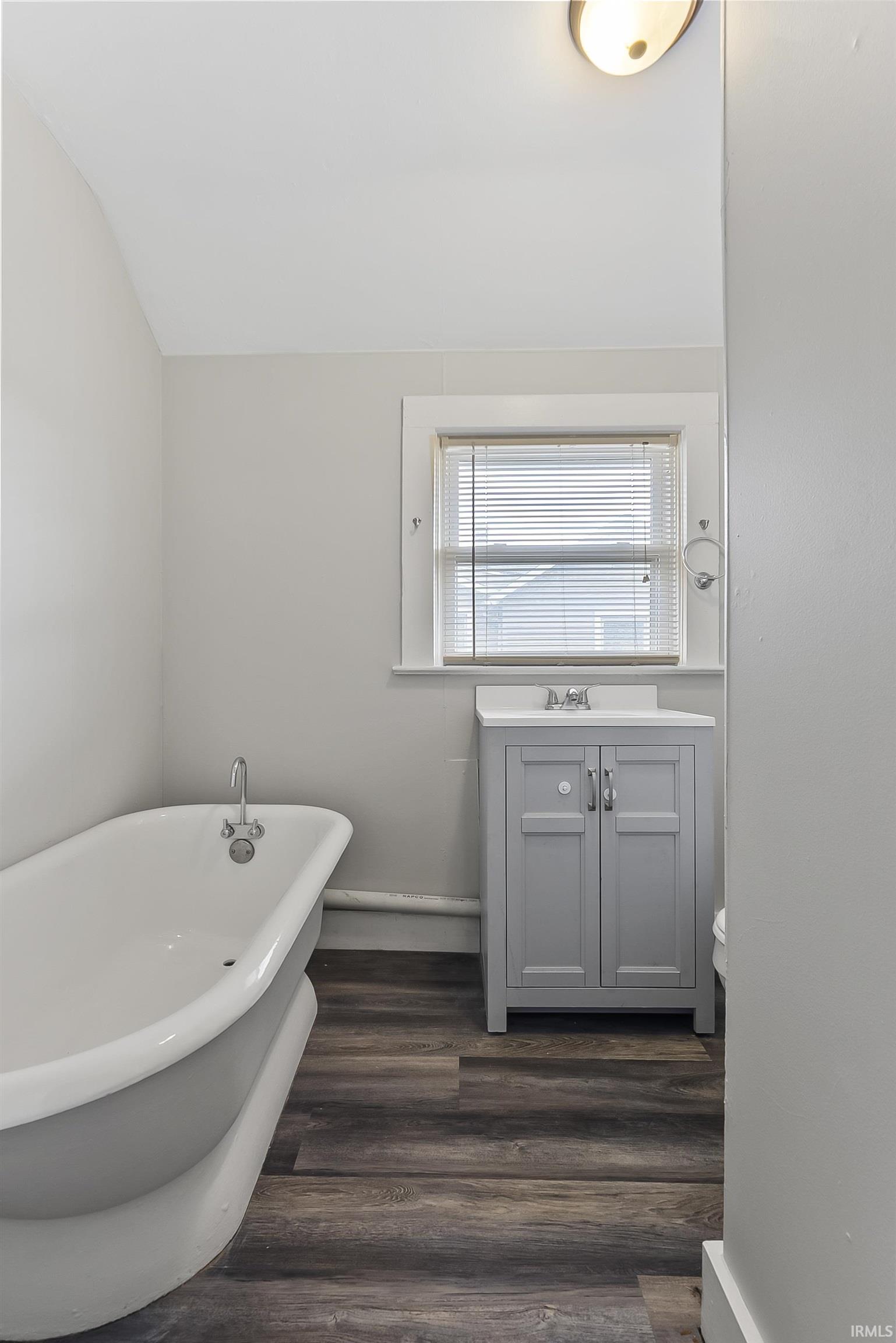 Fort Wayne, Indiana, 46805-3241, United States, 6 Bedrooms Bedrooms, ,4 BathroomsBathrooms,Residential,For Sale,1923084