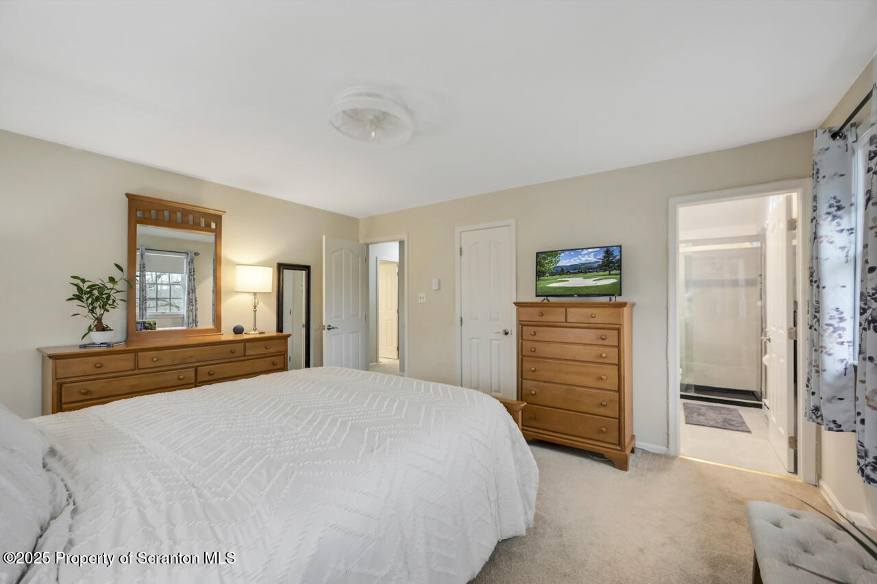 Moscow, Pennsylvania, 18444, United States, 4 Bedrooms Bedrooms, ,3 BathroomsBathrooms,Residential,For Sale,1999733