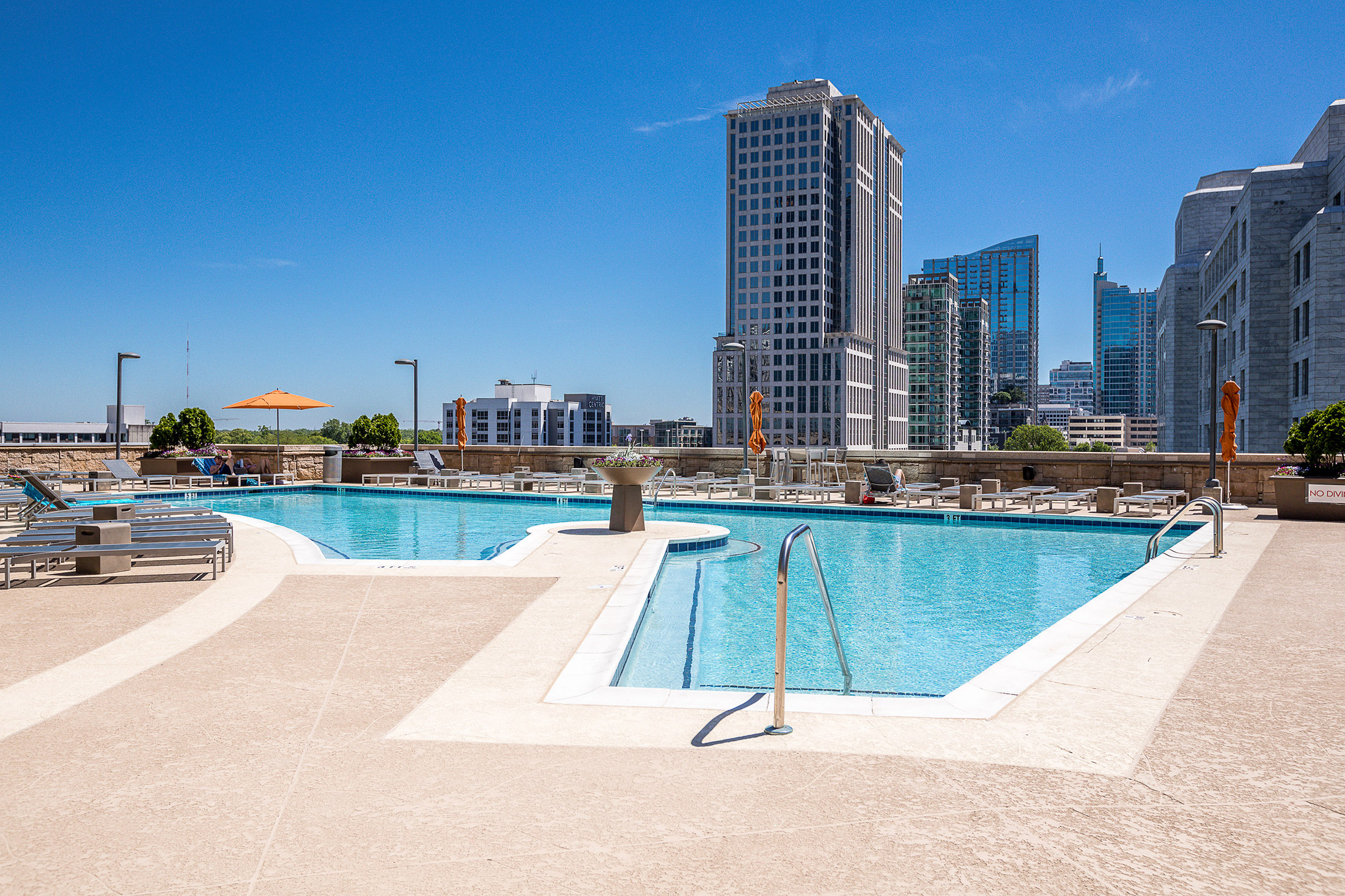  Stunning Southwest Views from Corner Residence at 1010 Midtown - 物件實景