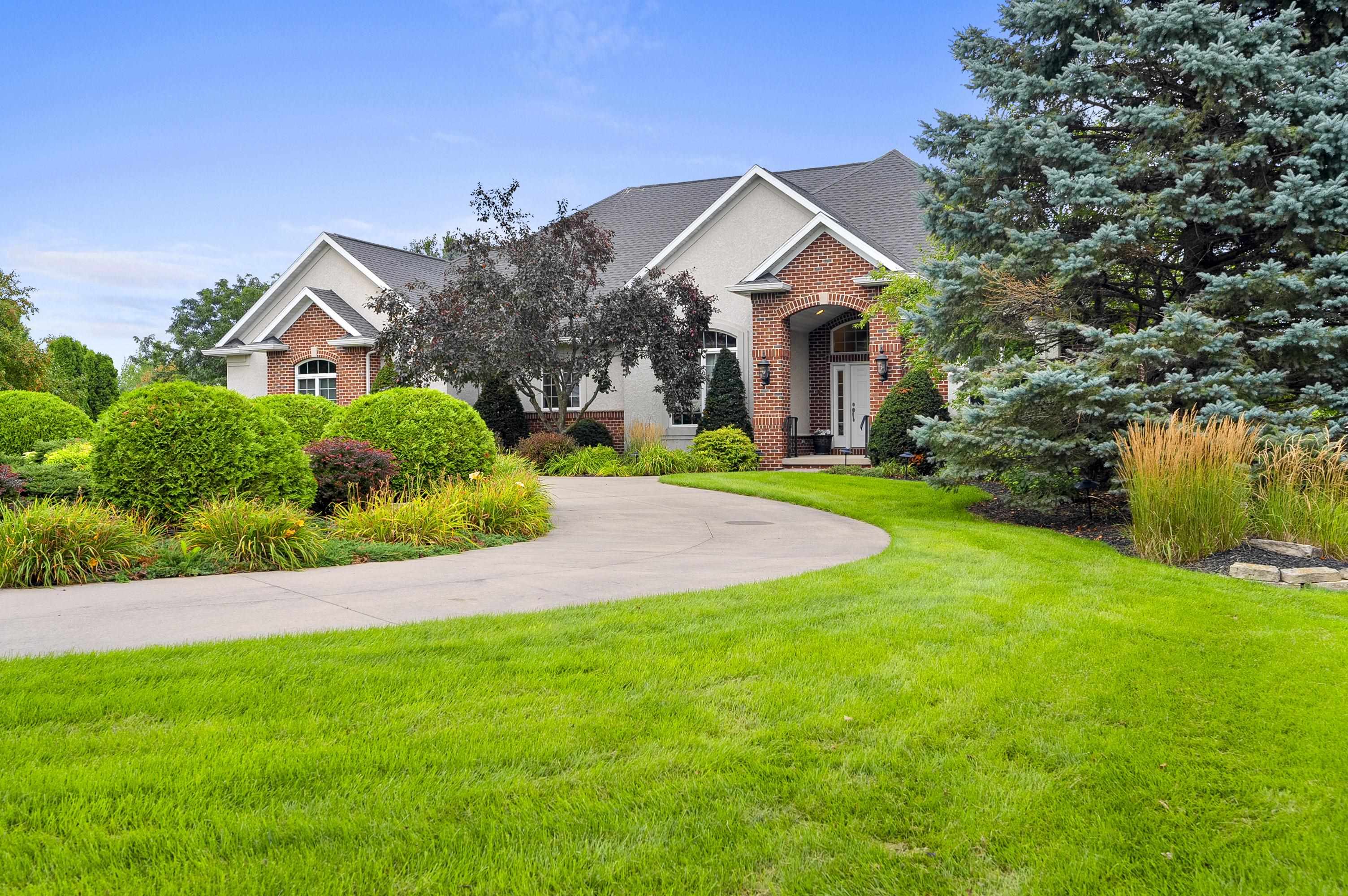 NEENAH, Wisconsin, 54956, United States, 3 Bedrooms Bedrooms, ,3 BathroomsBathrooms,Residential,For Sale,1927222