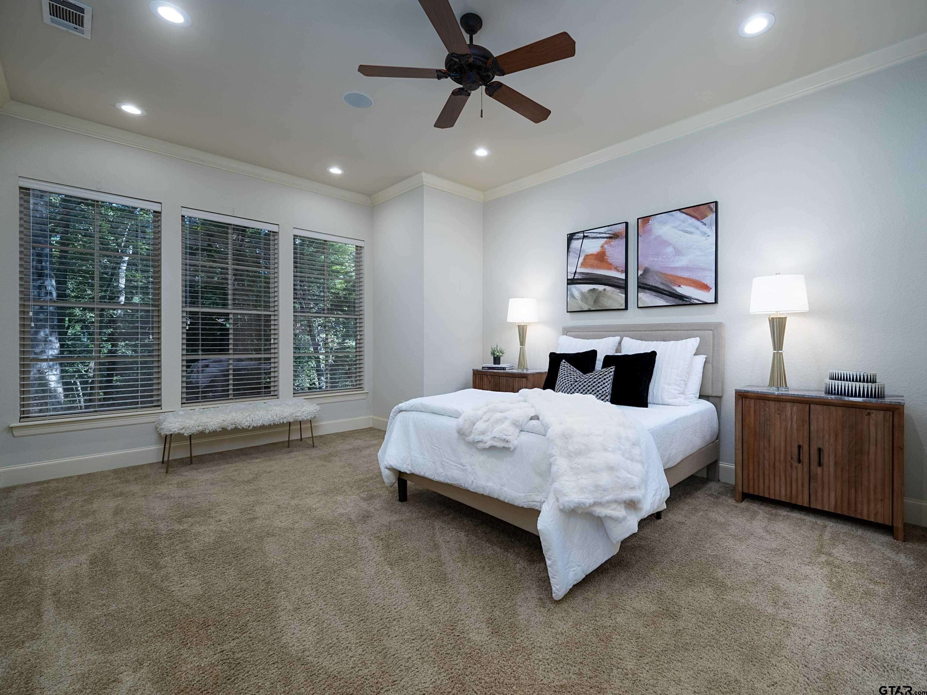 Tyler, Texas, 75703, United States, 4 Bedrooms Bedrooms, ,4 BathroomsBathrooms,Residential,For Sale,1970212