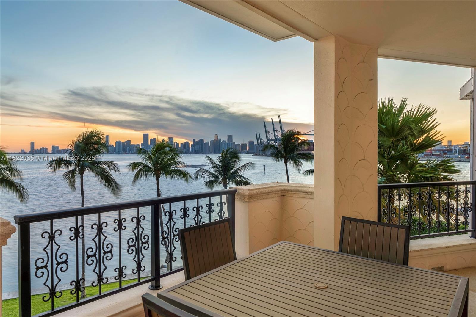Miami Beach, Florida, 33109, United States, 4 Bedrooms Bedrooms, ,5 BathroomsBathrooms,Residential,For Sale,1858319