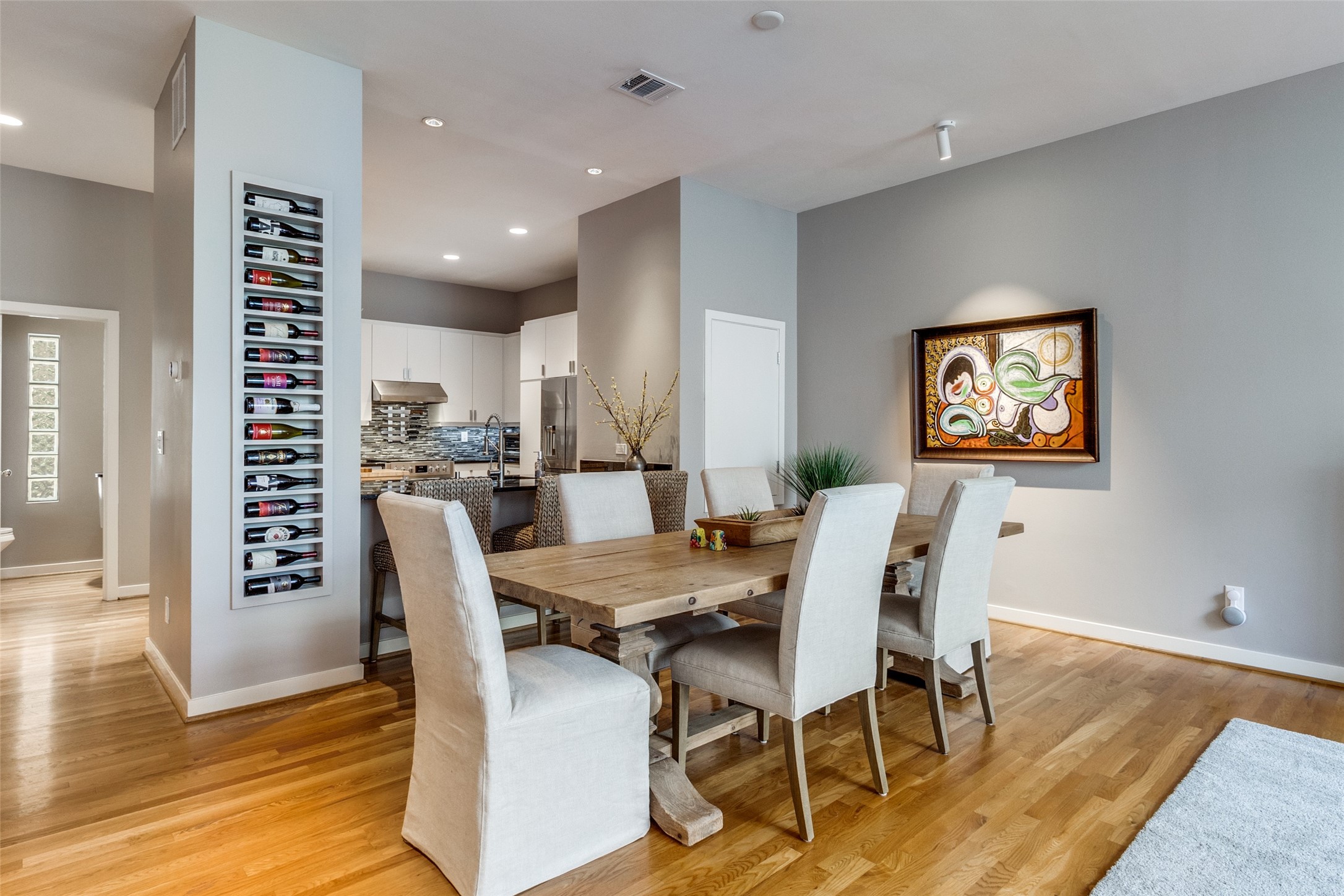 Dallas, Texas, 75204, United States, 2 Bedrooms Bedrooms, ,3 BathroomsBathrooms,Residential,For Sale,1917449