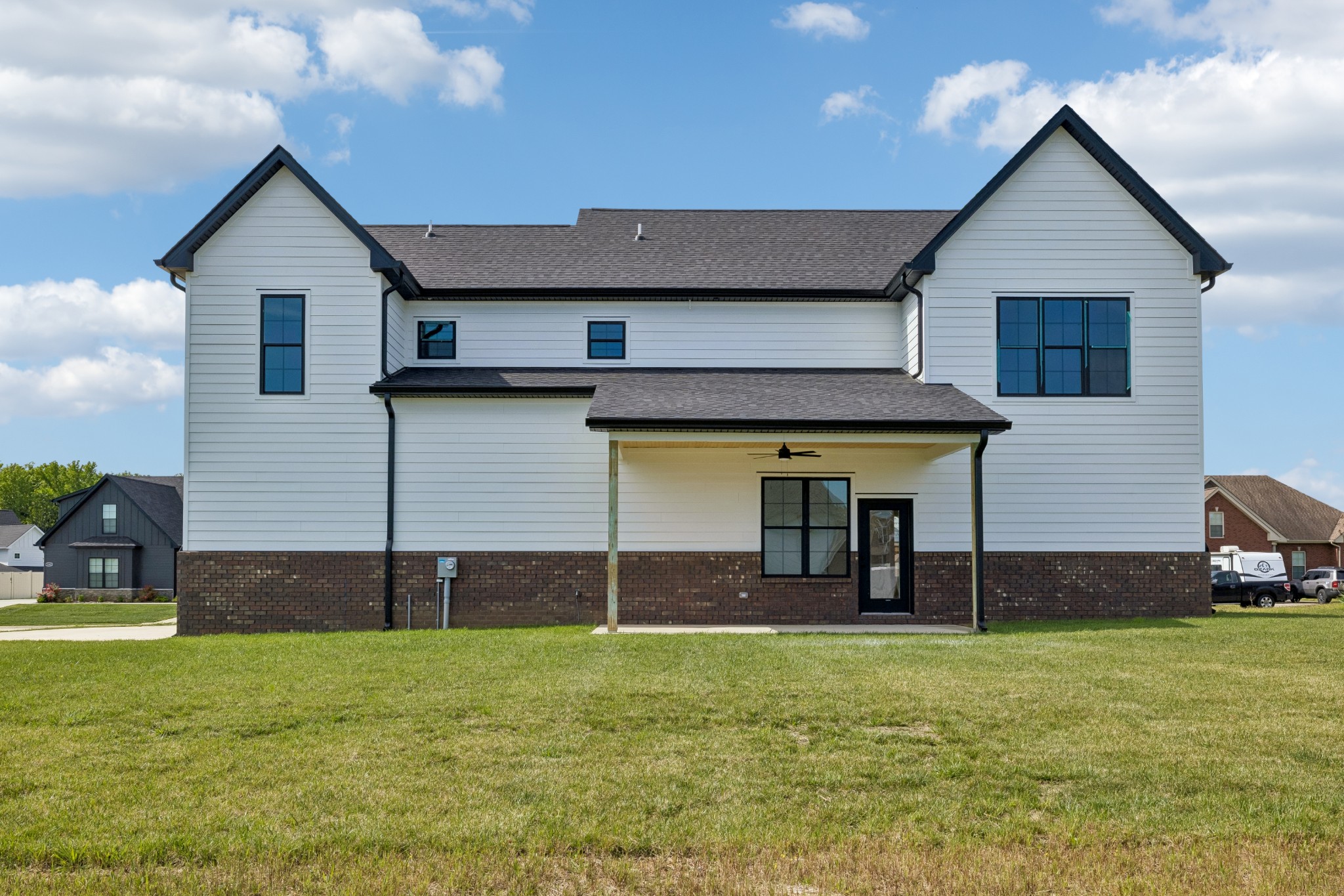 Clarksville, Tennessee, 37043, United States, 4 Bedrooms Bedrooms, ,4 BathroomsBathrooms,Residential,For Sale,2040134