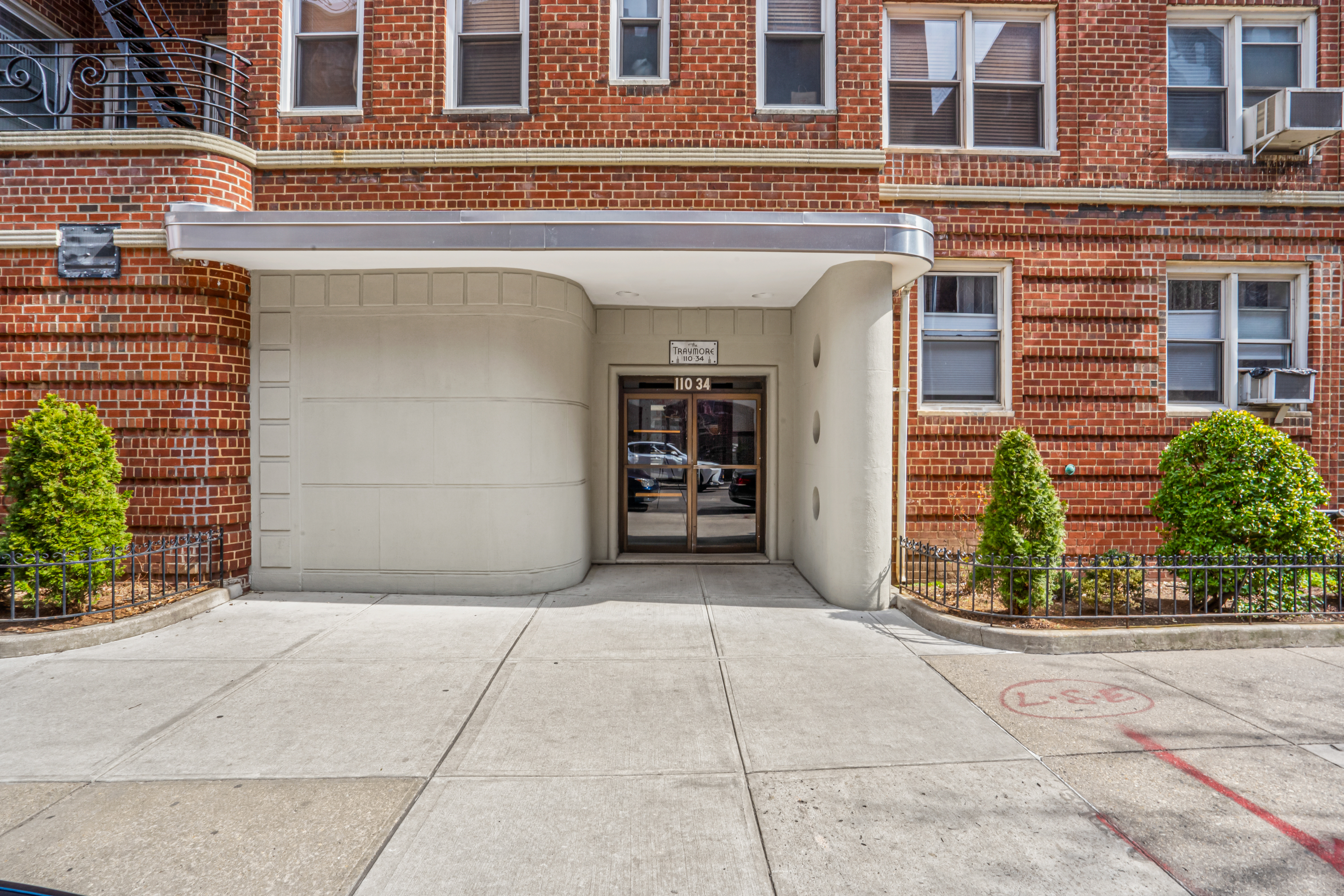 110-34 73 Road,Forest Hills, NY, 11375 