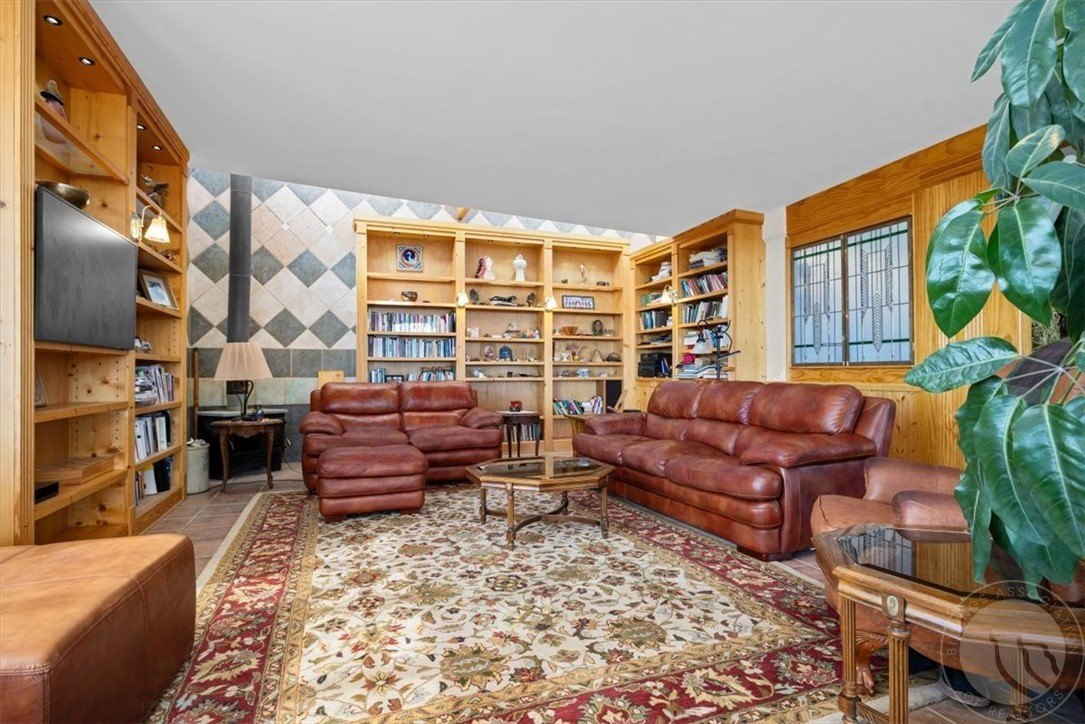 Billings, Montana, 59101, United States, 5 Bedrooms Bedrooms, ,4 BathroomsBathrooms,Residential,For Sale,1810599