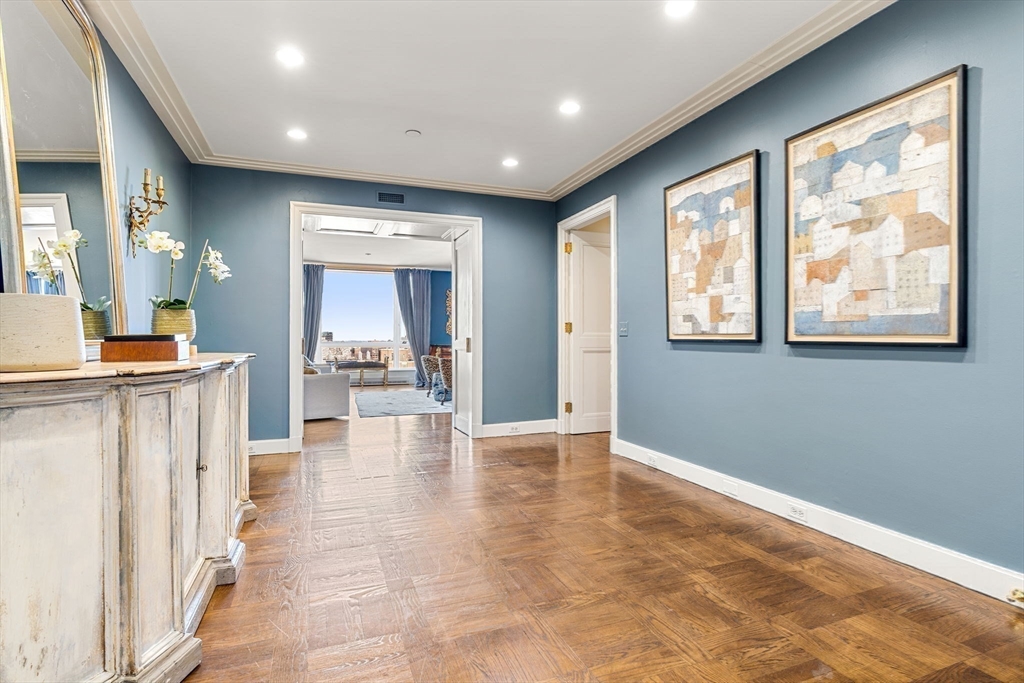 Boston, Massachusetts, 02116, United States, 3 Bedrooms Bedrooms, ,3 BathroomsBathrooms,Residential,For Sale,1850215