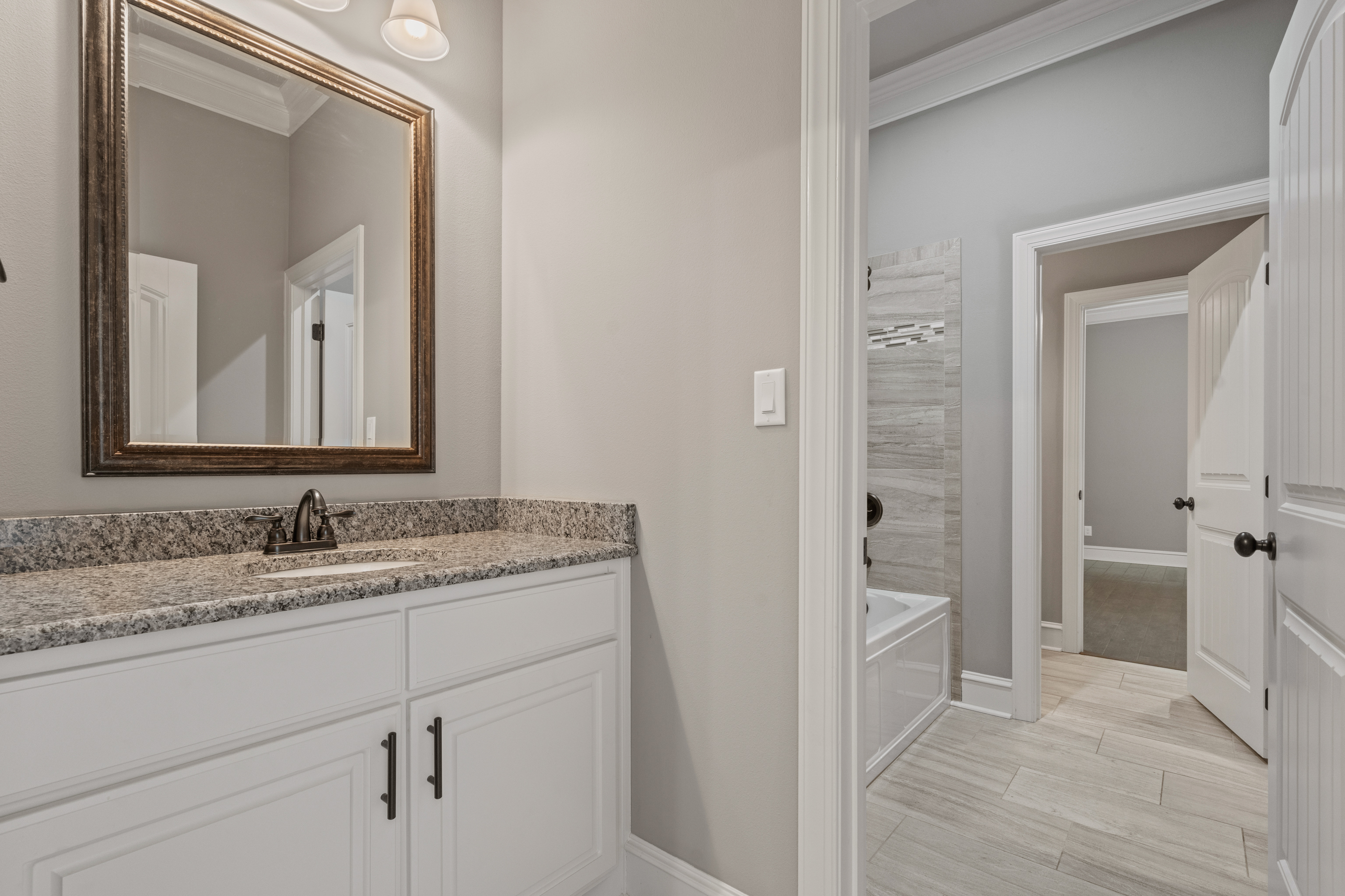 Hot Springs, Arkansas, 71901, United States, 4 Bedrooms Bedrooms, ,4 BathroomsBathrooms,Residential,For Sale,1760165