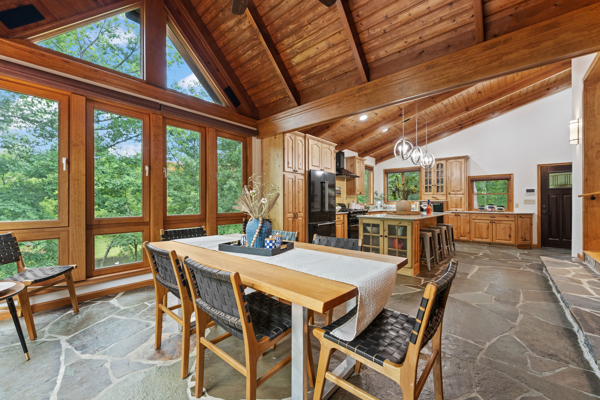  310 Red Gate Retreat Way, Berkeley Springs, WV 25411 - 物件實景