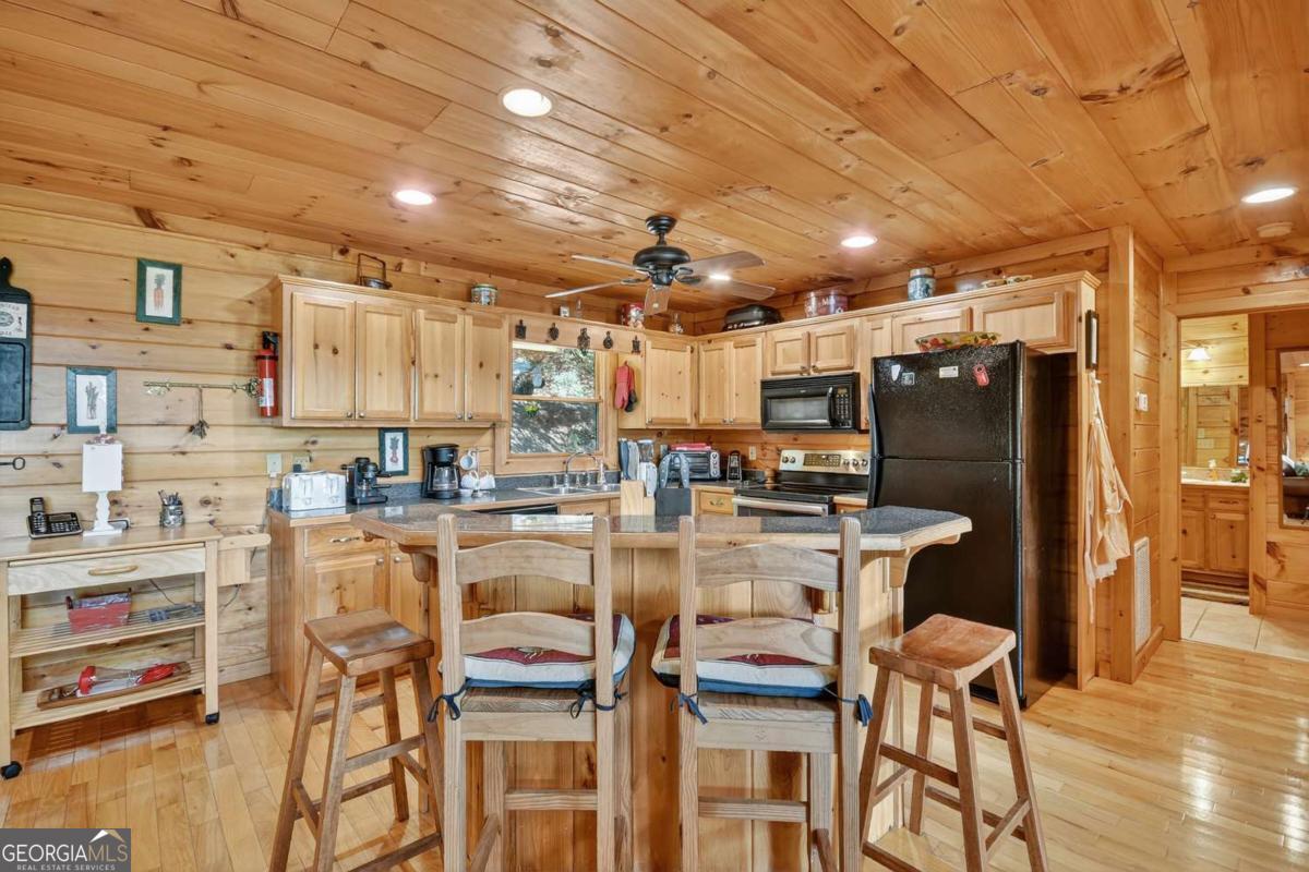 Blue Ridge, Georgia, 30513, United States, 3 Bedrooms Bedrooms, ,3 BathroomsBathrooms,Residential,For Sale,1952003