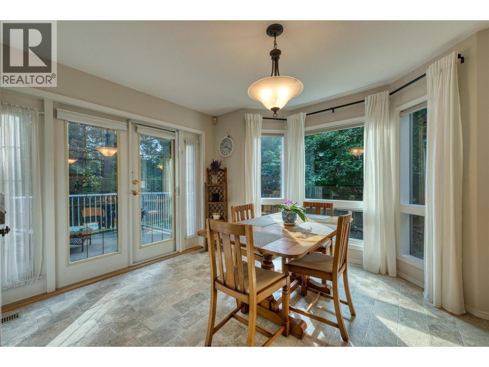 KELOWNA, British Columbia, V1V 1S6, CA, 3 Bedrooms Bedrooms, ,2 BathroomsBathrooms,Residential,For Sale,1951422