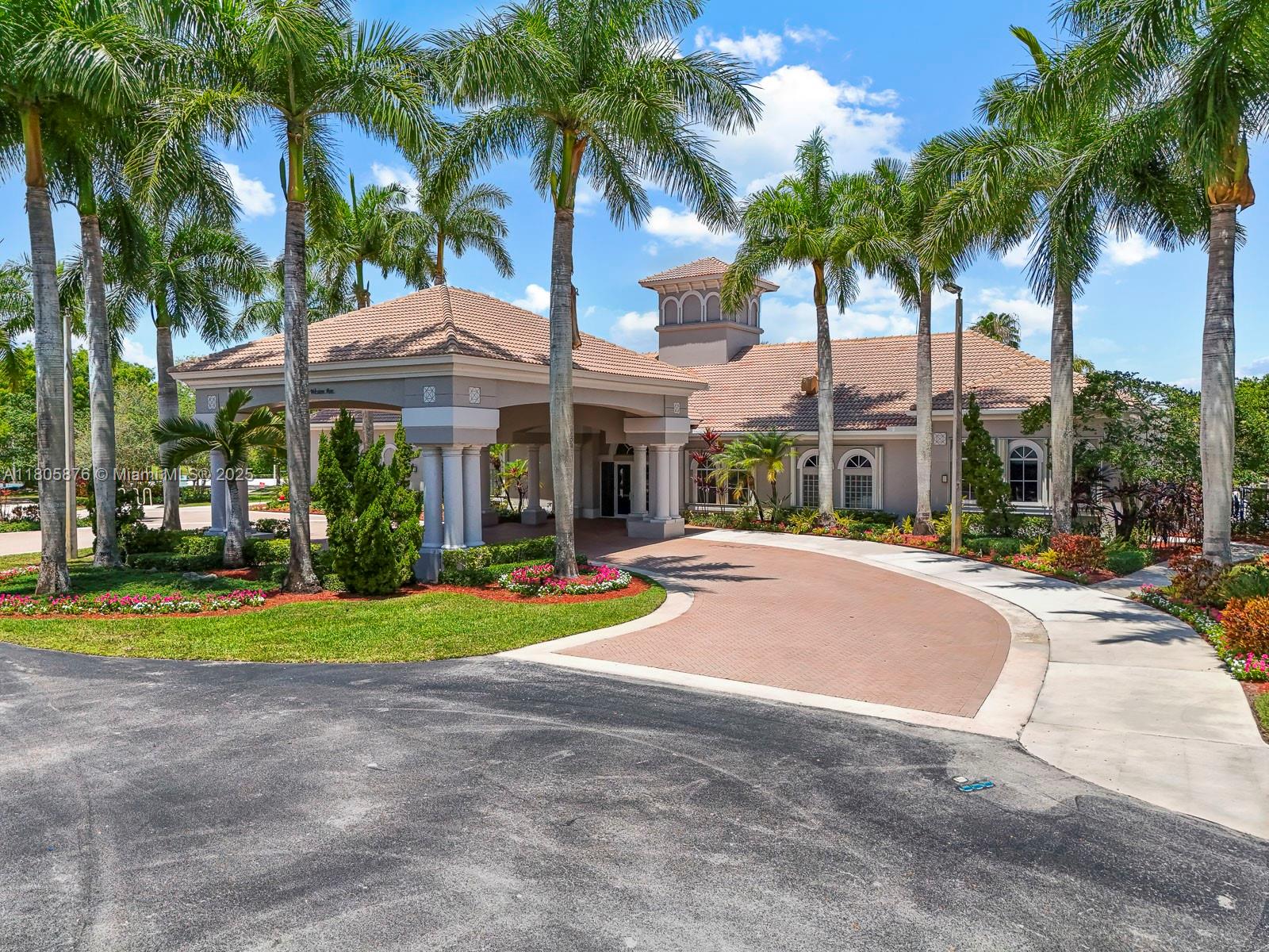 Weston, Florida, 33332, United States, 5 Bedrooms Bedrooms, ,5 BathroomsBathrooms,Residential,For Sale,1826480