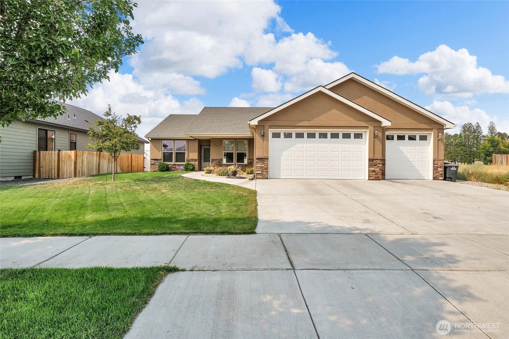 Blue Heron Ln, Moses Lake, WA 98837