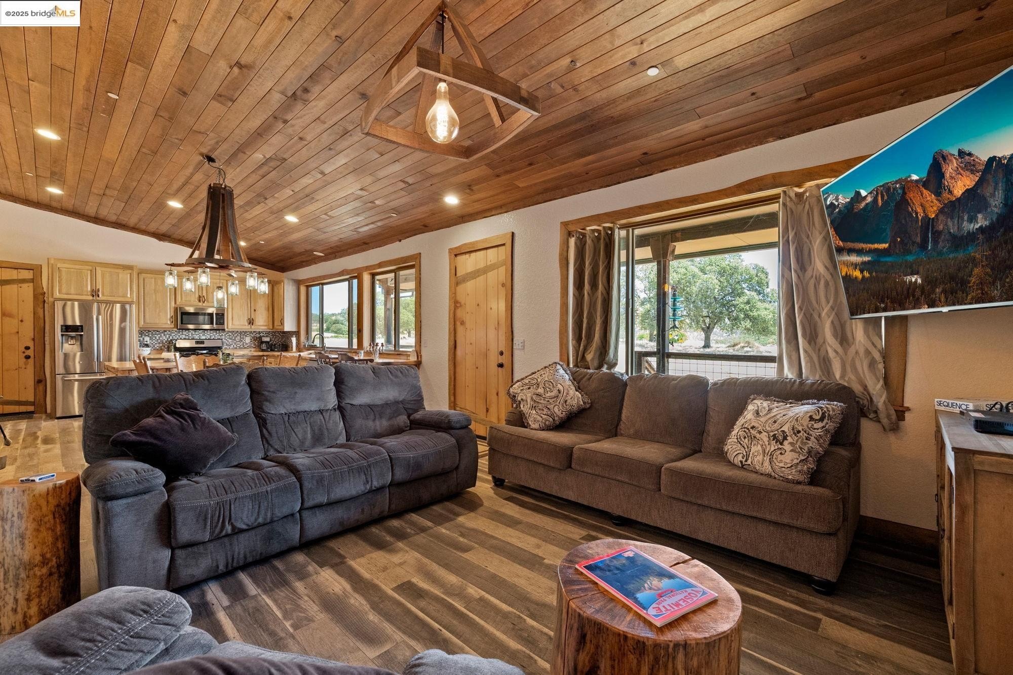 Chinese Camp, California, 95309, United States, 1 Bedroom Bedrooms, ,2 BathroomsBathrooms,Residential,For Sale,1975646