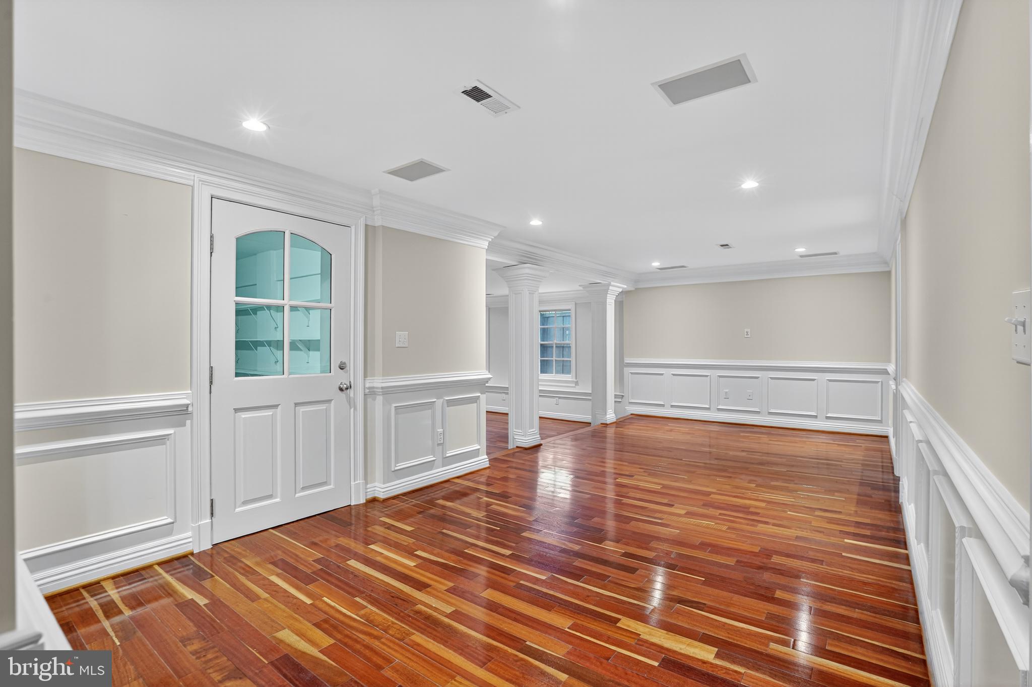 Annandale, Virginia, 22003, United States, 7 Bedrooms Bedrooms, ,6 BathroomsBathrooms,Residential,For Sale,1988748